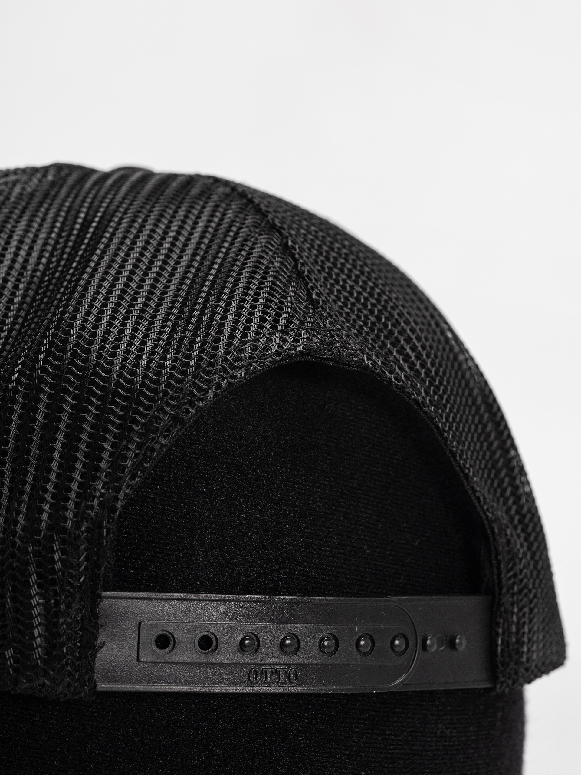 Šiltovka Thrasher Who Cares by Neckface Trucker (trucker)