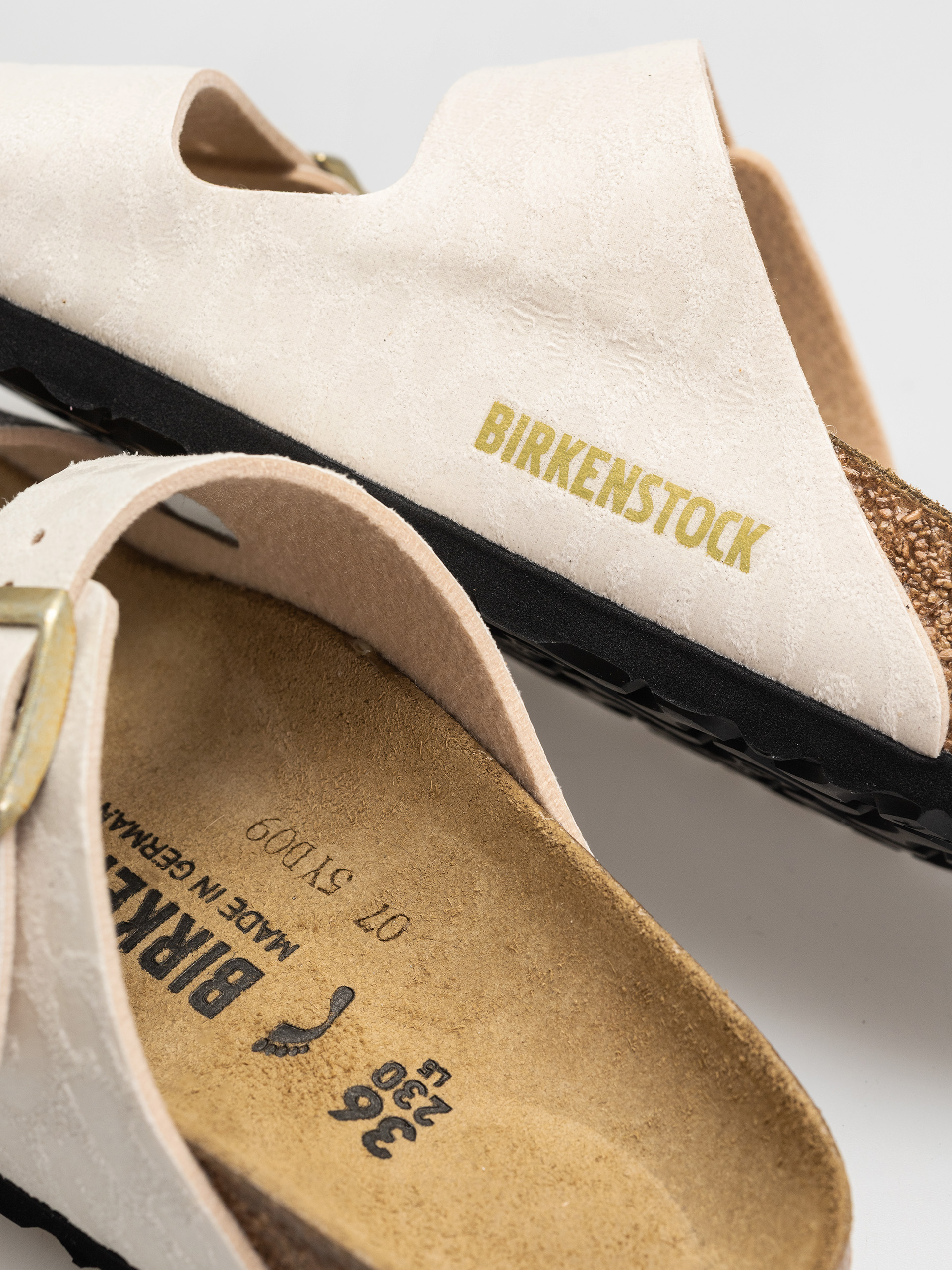 Šľapky Birkenstock Arizona Synthetics Narrow Wmn (leo eggshell)