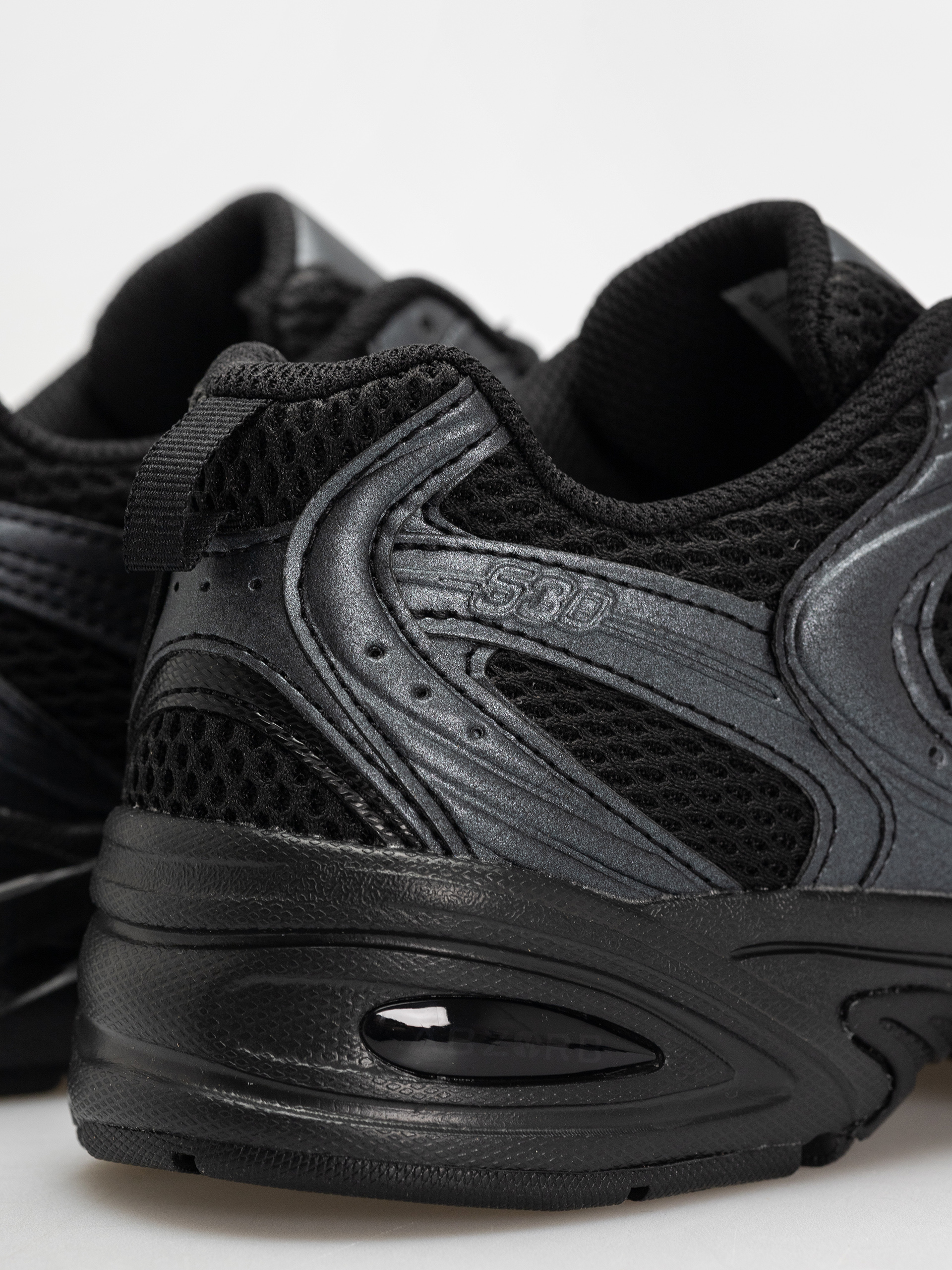 Topánky New Balance 530 (black)