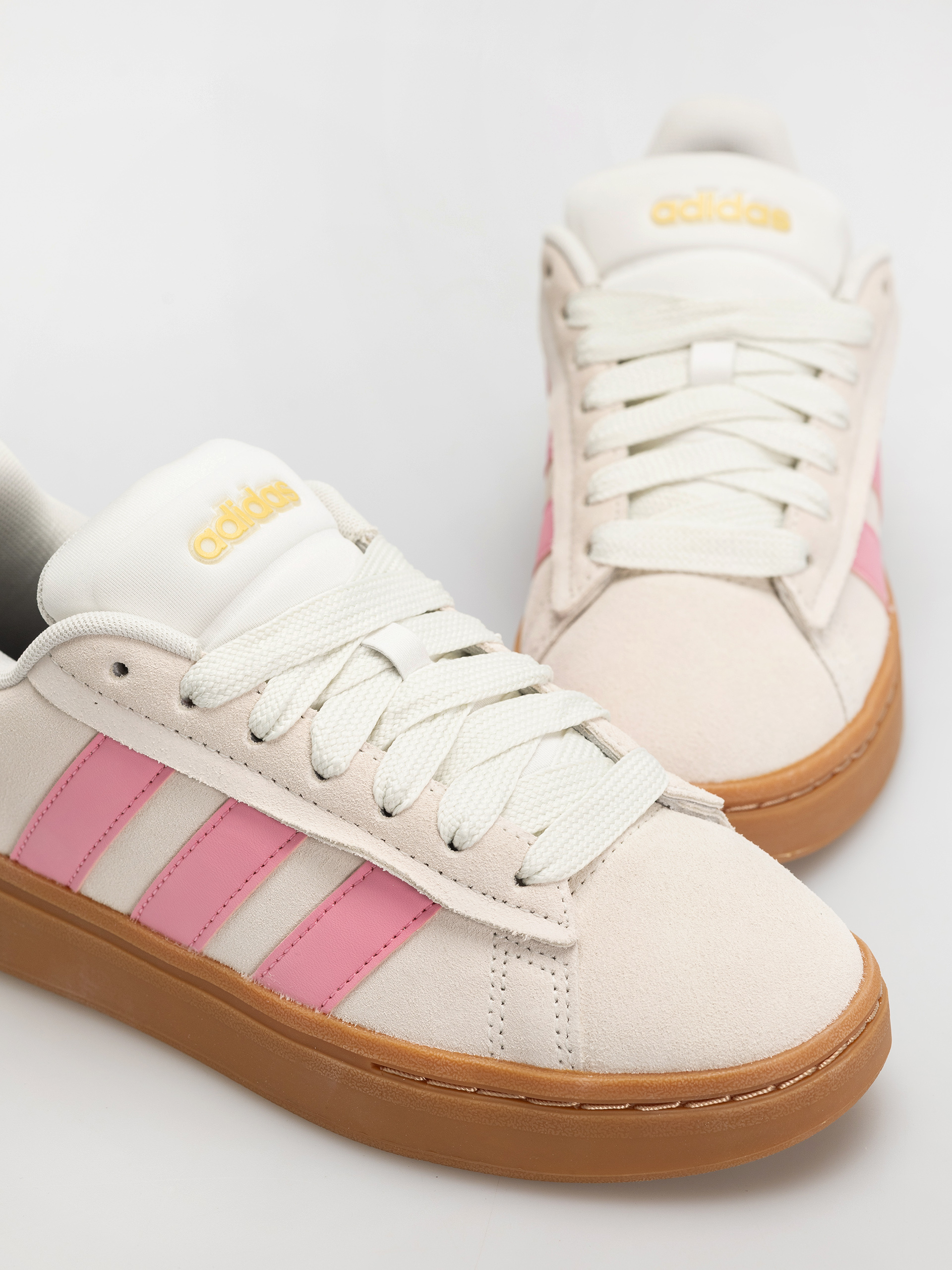Topánky adidas Grand Court Alpha 0 Wmn (owhite/blipnk/goldmt)