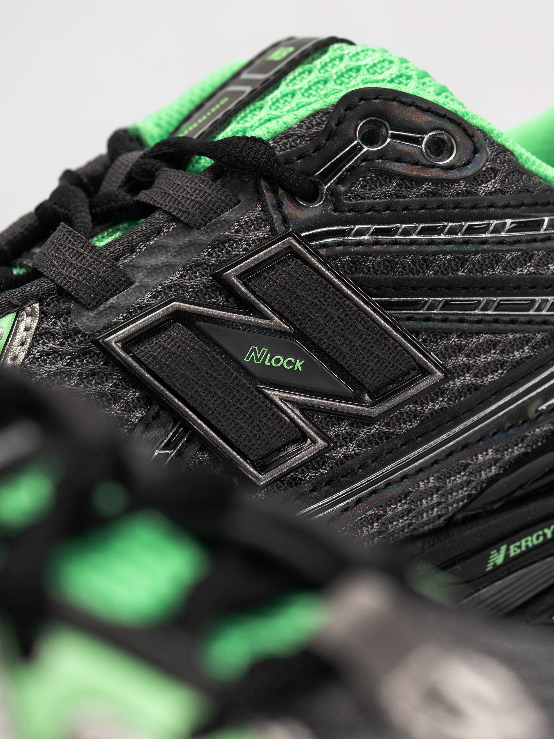 Topánky New Balance 1906 (dark silver metallic)