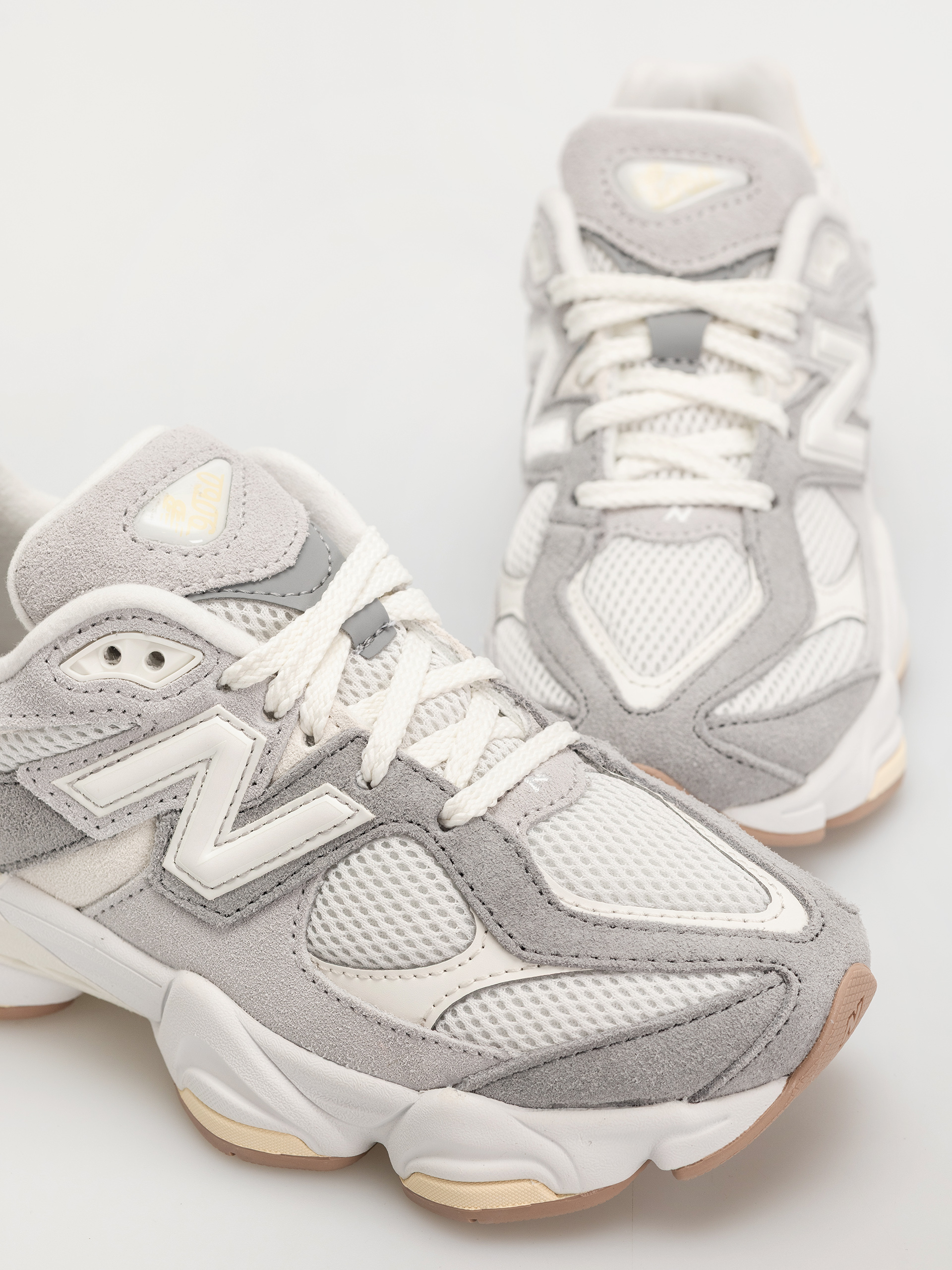 Topánky New Balance 9060 JR (sea salt)