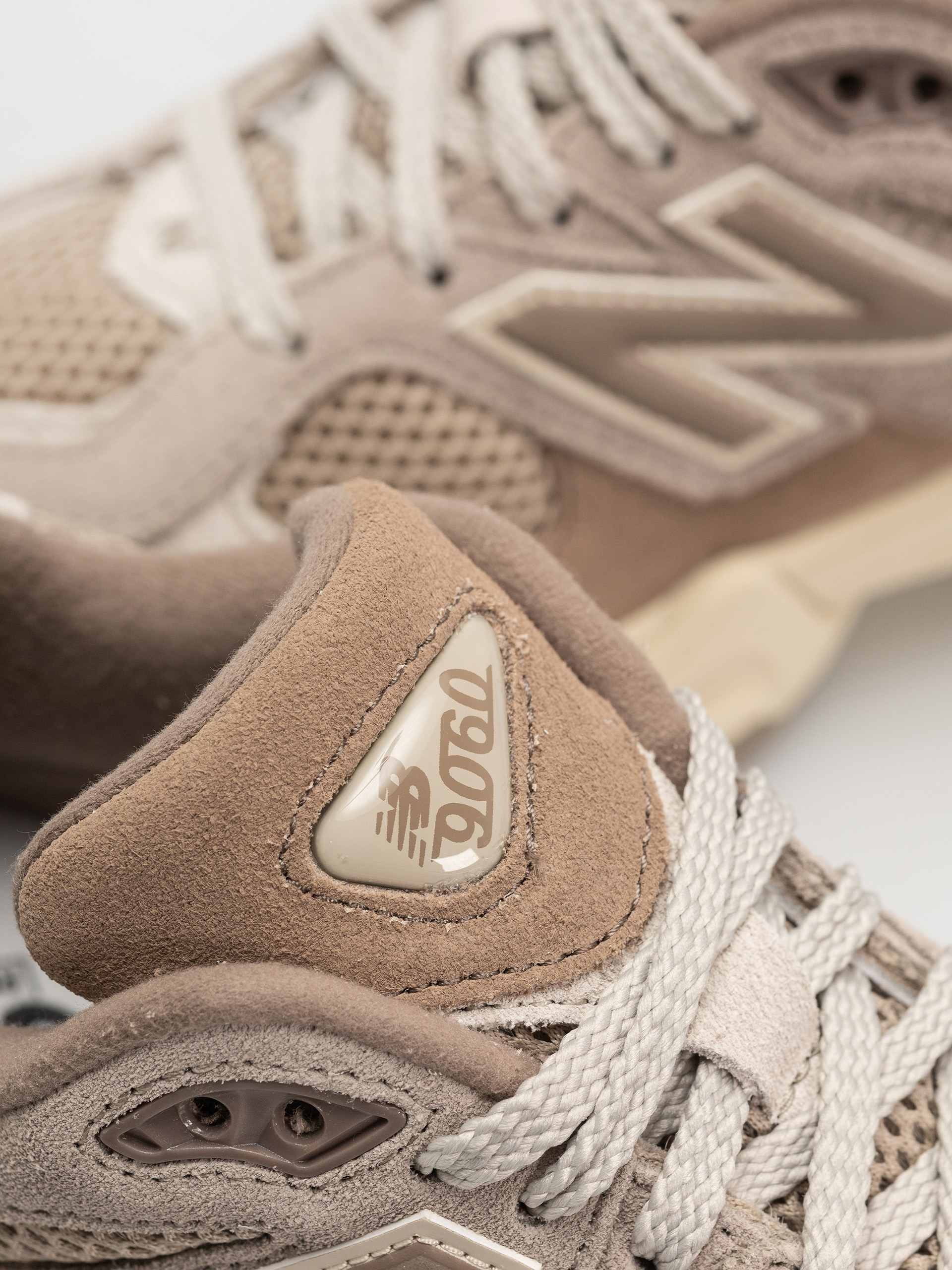 Topánky New Balance 9060 JR (mushroom)