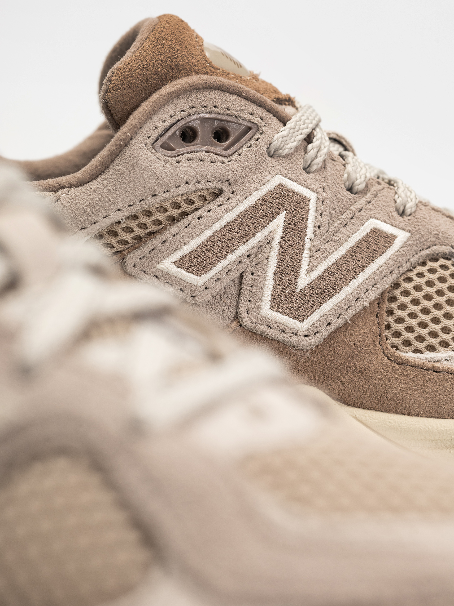 Topánky New Balance 9060 JR (mushroom)