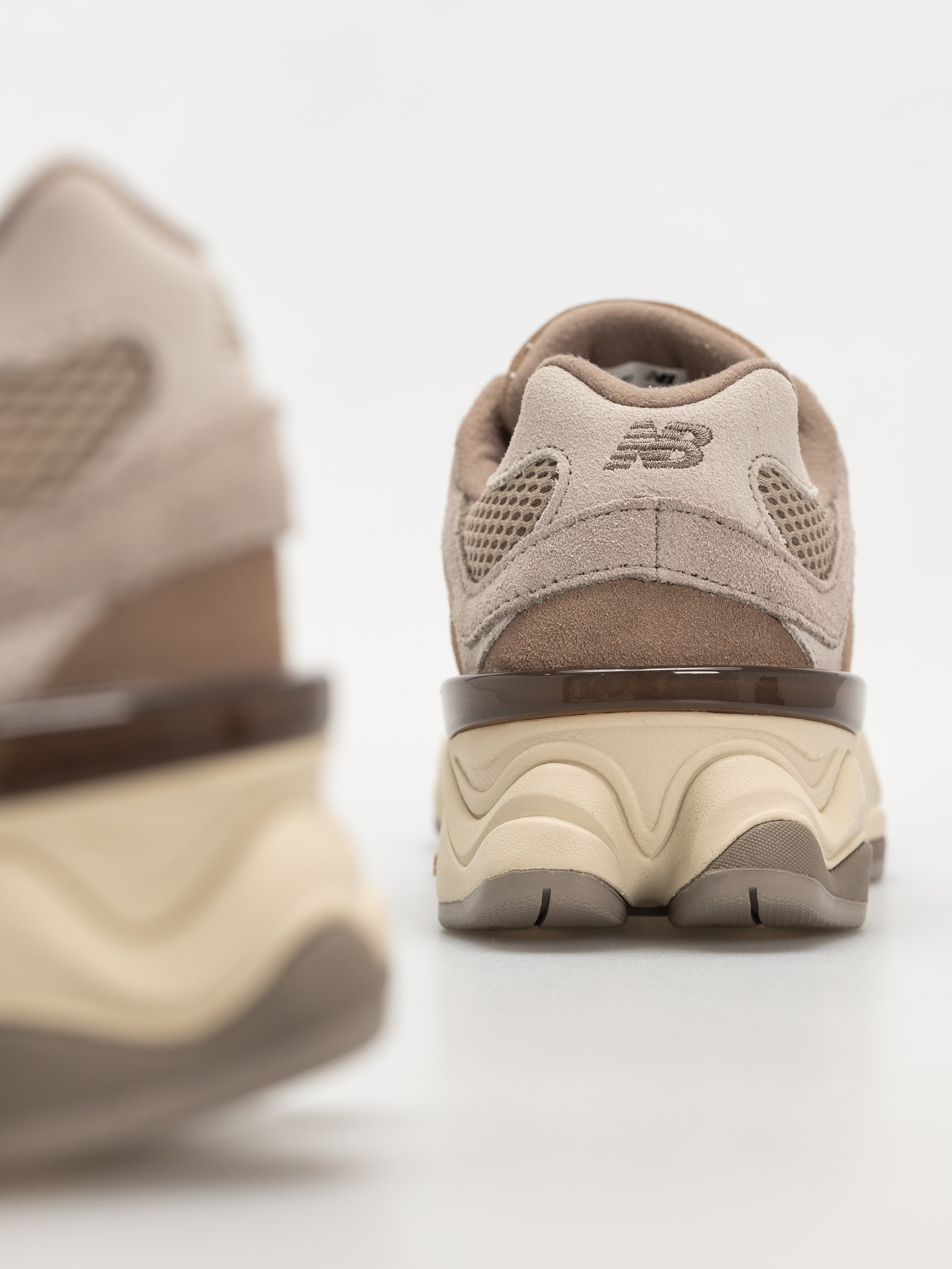 Topánky New Balance 9060 JR (mushroom)