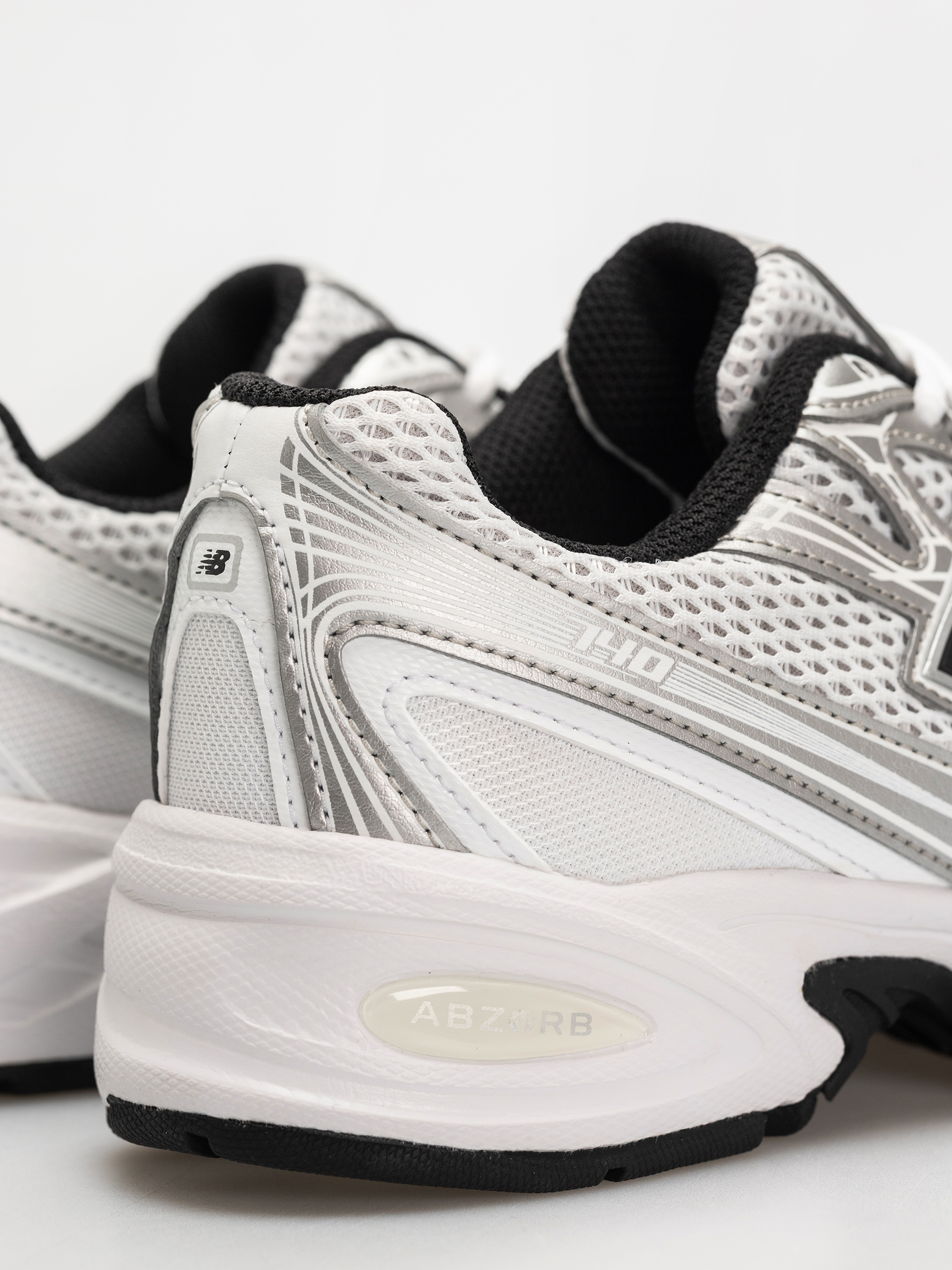 Topánky New Balance 740 JR (silver metallic)