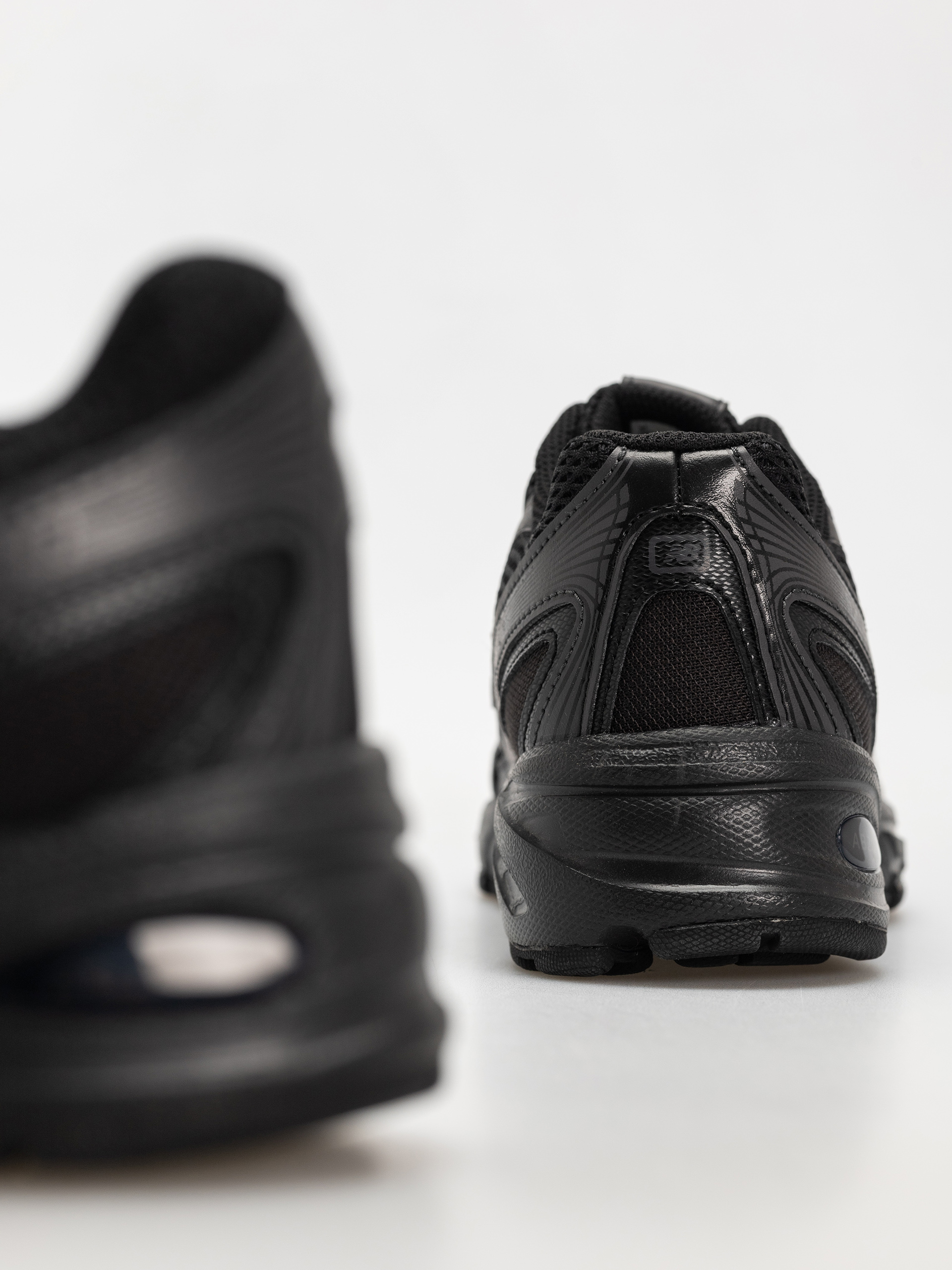 Topánky New Balance 740 JR (black cement)