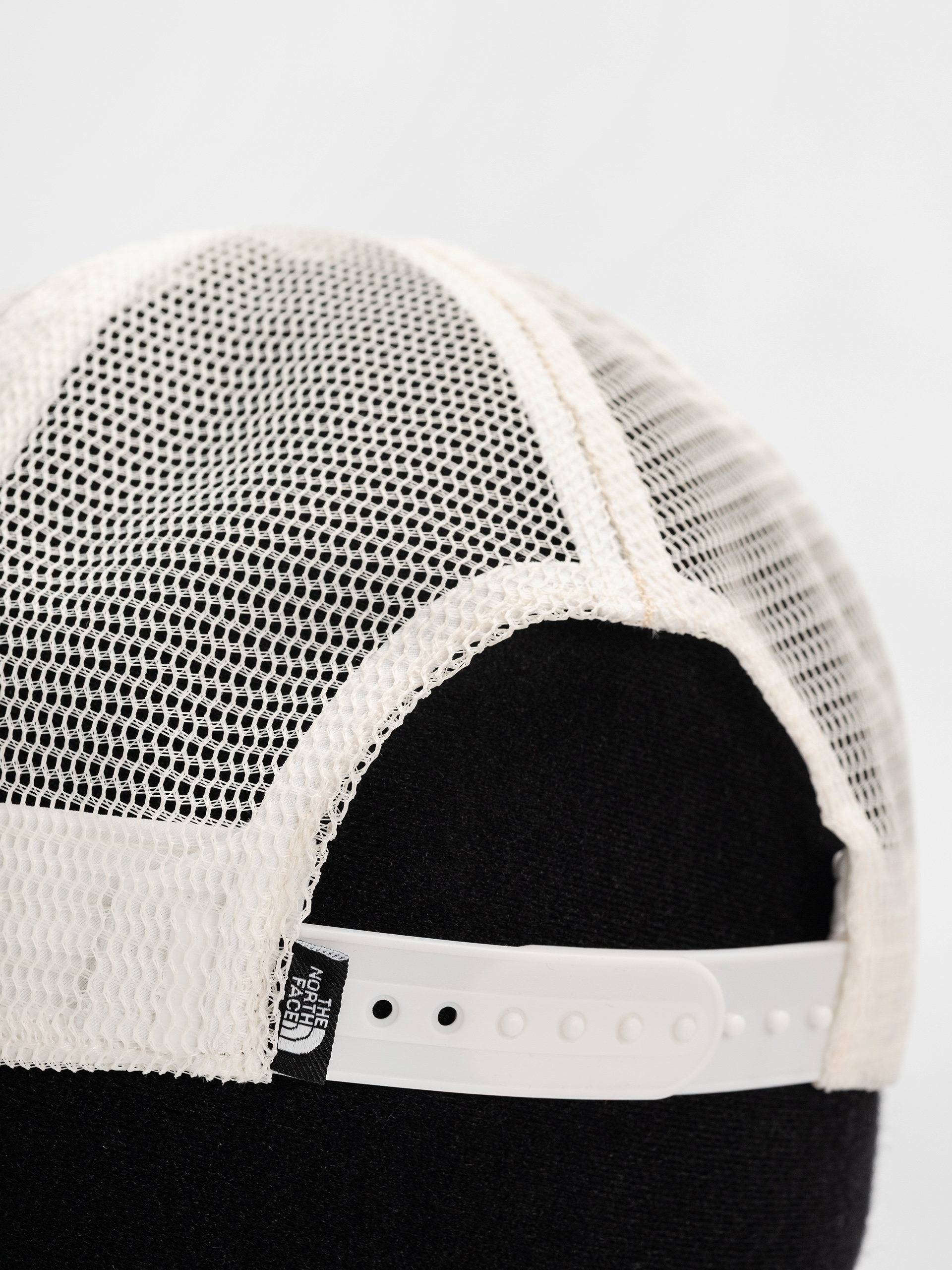 Šiltovka The North Face Tnf Logo Trucker (khaki stone/tnf white)