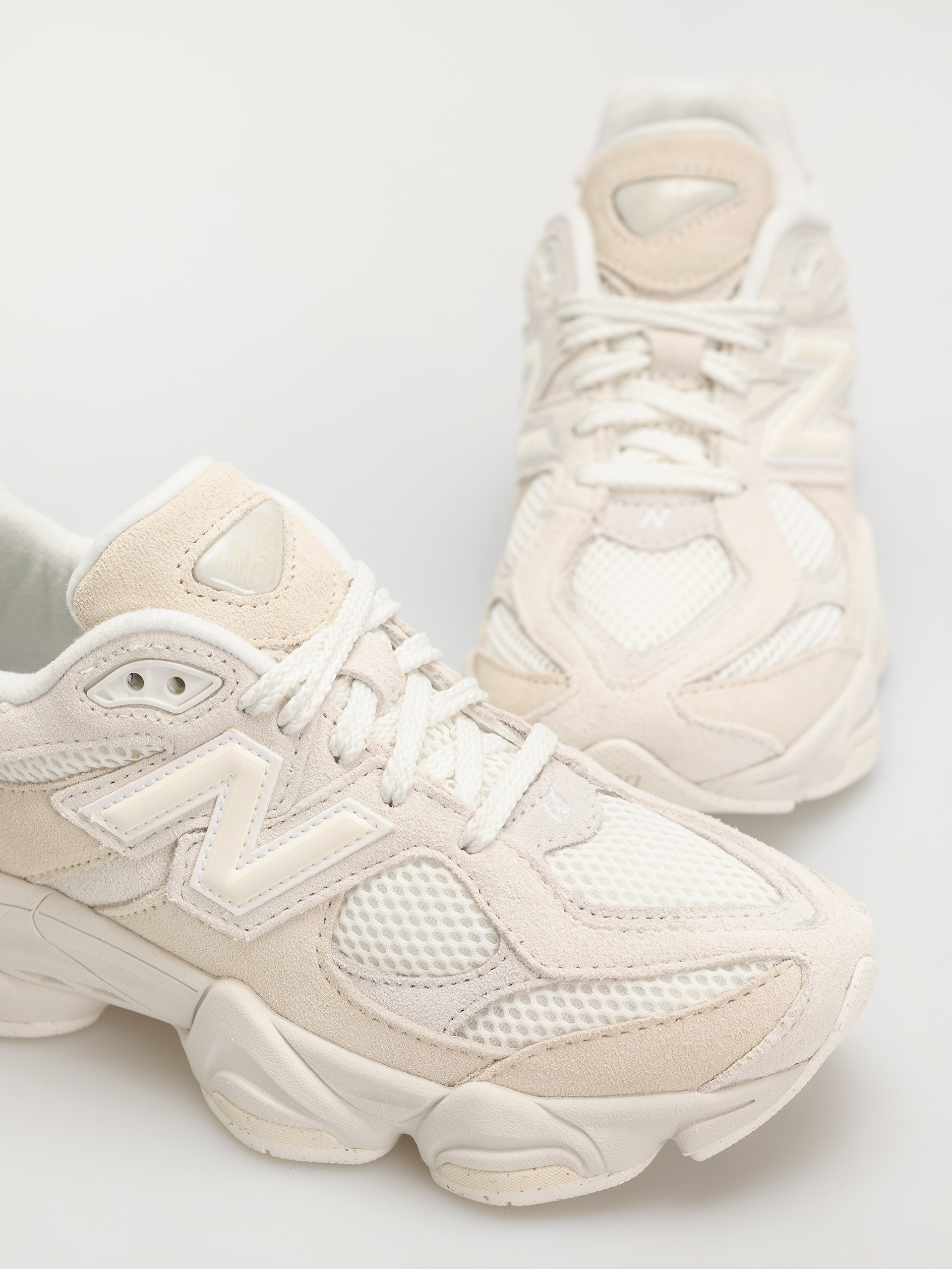 Topánky New Balance 9060 JR (angora)