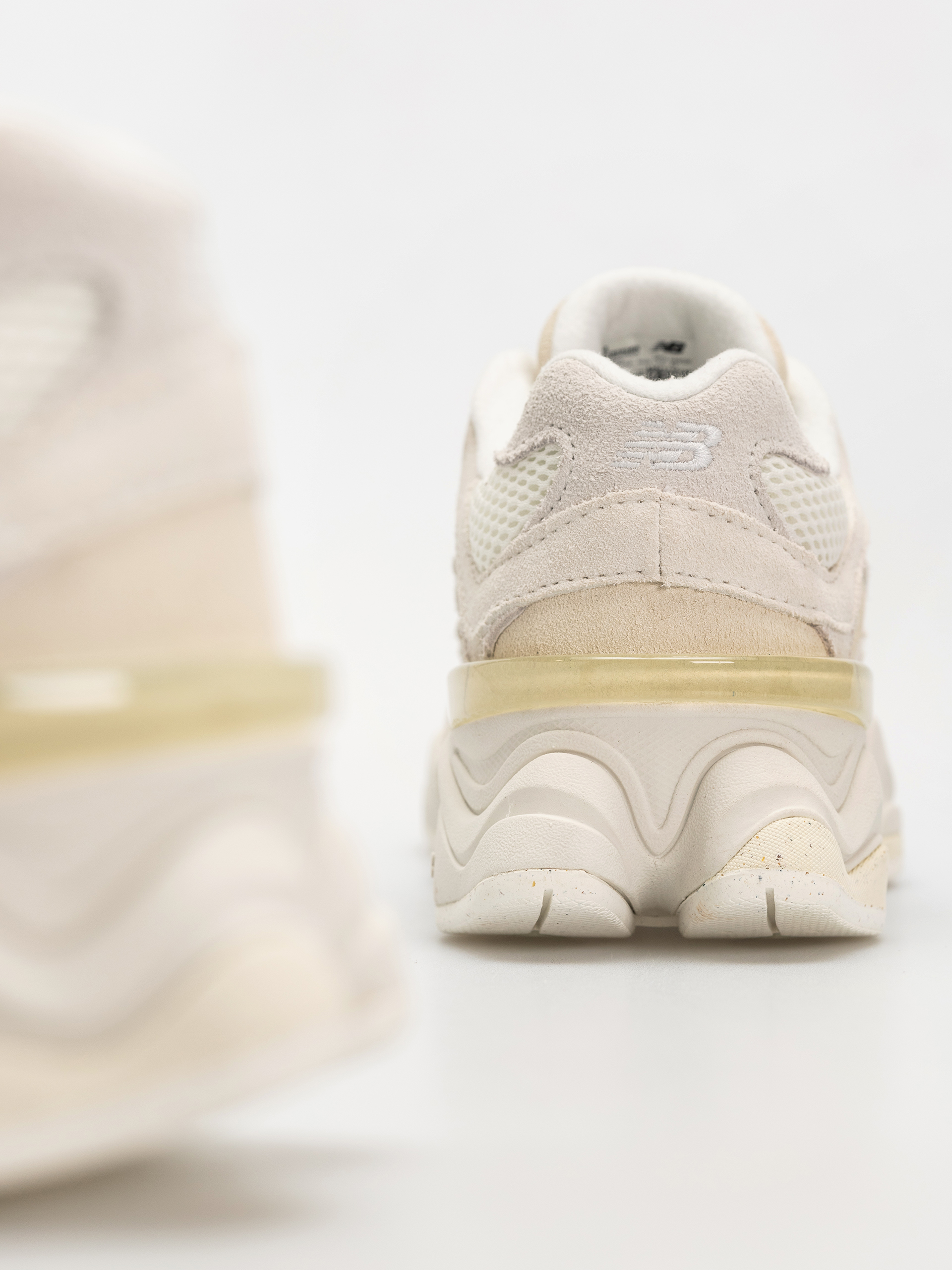 Topánky New Balance 9060 JR (angora)