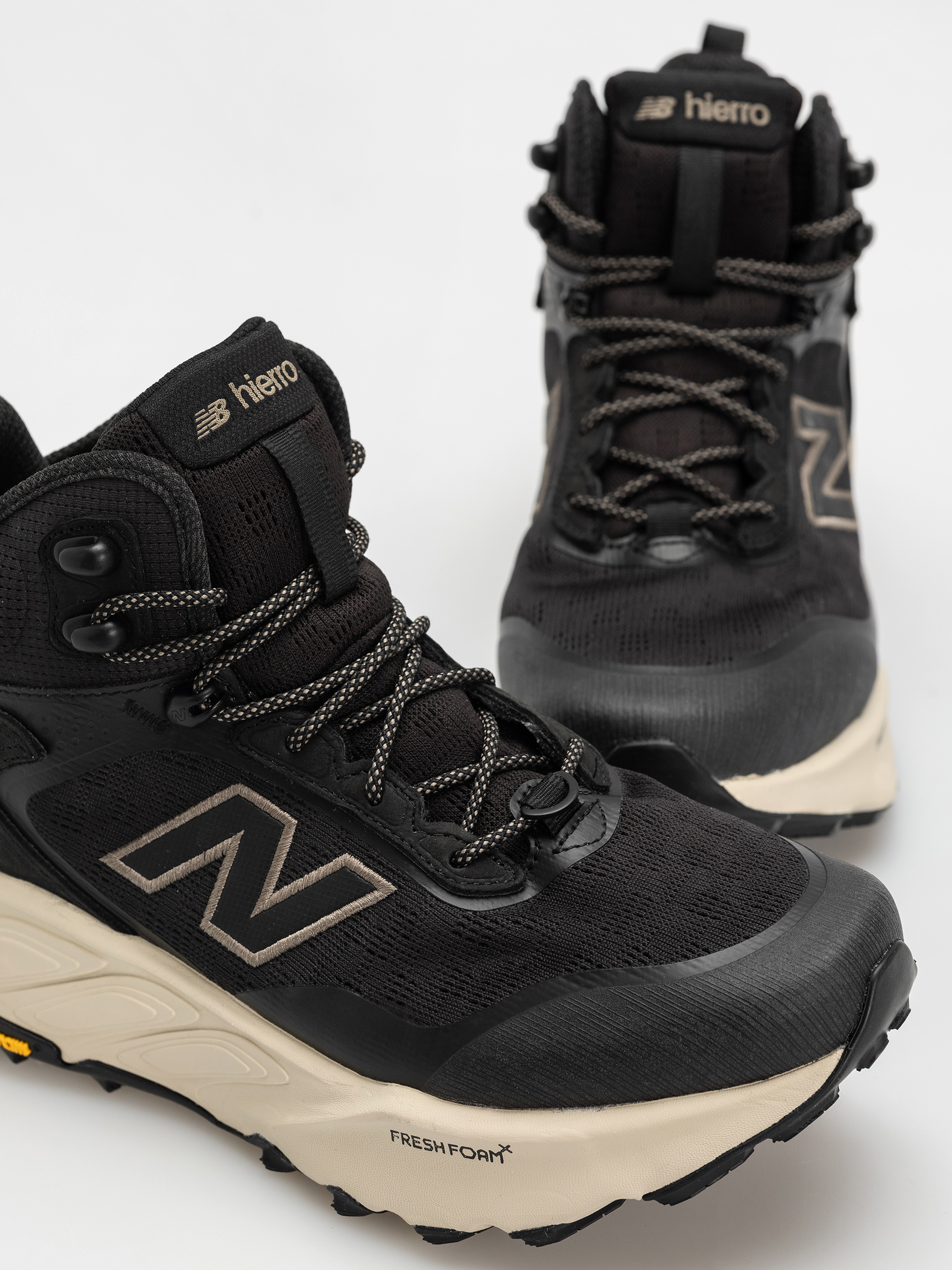Topánky New Balance Fresh Foam X Hierro V9 Hiker Gore-Tex (black)
