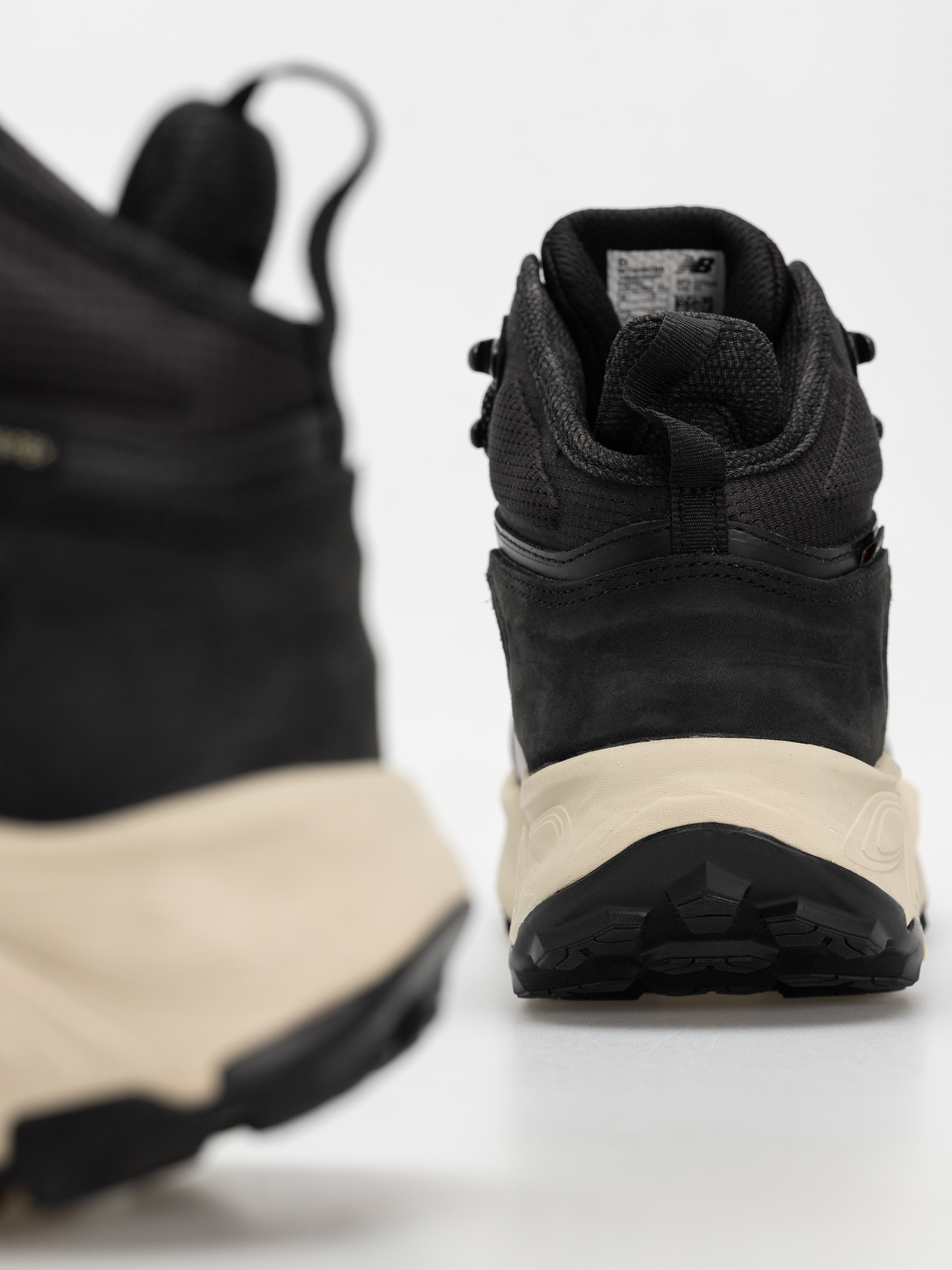 Topánky New Balance Fresh Foam X Hierro V9 Hiker Gore-Tex (black)