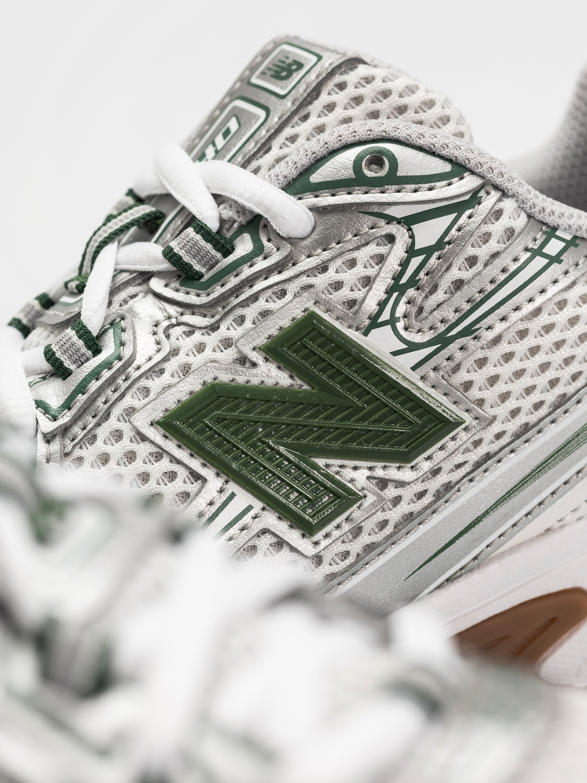 Topánky New Balance 740 JR (silver metallic)