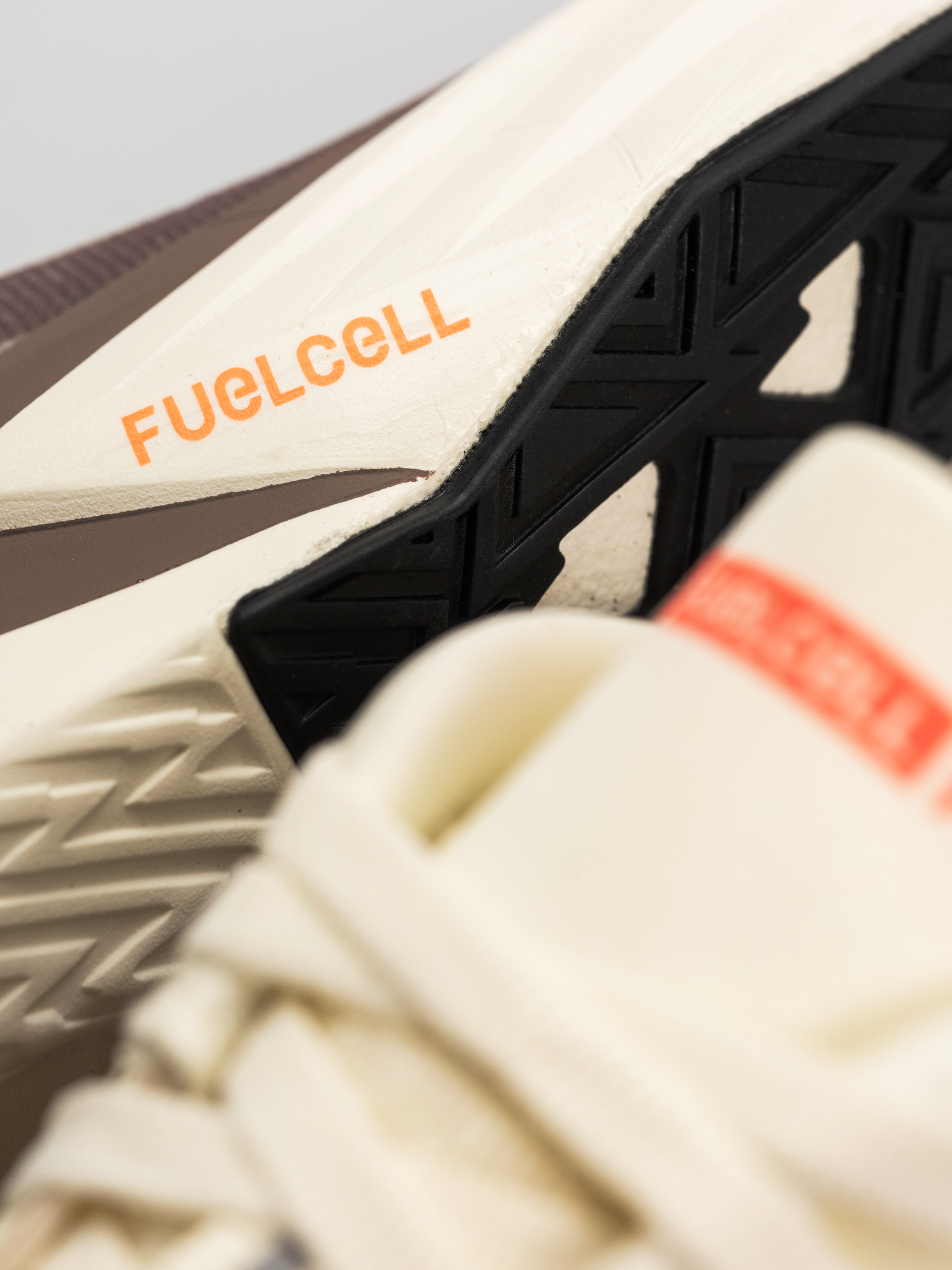 Topánky New Balance Fuelcell Rebel V5 (angora)