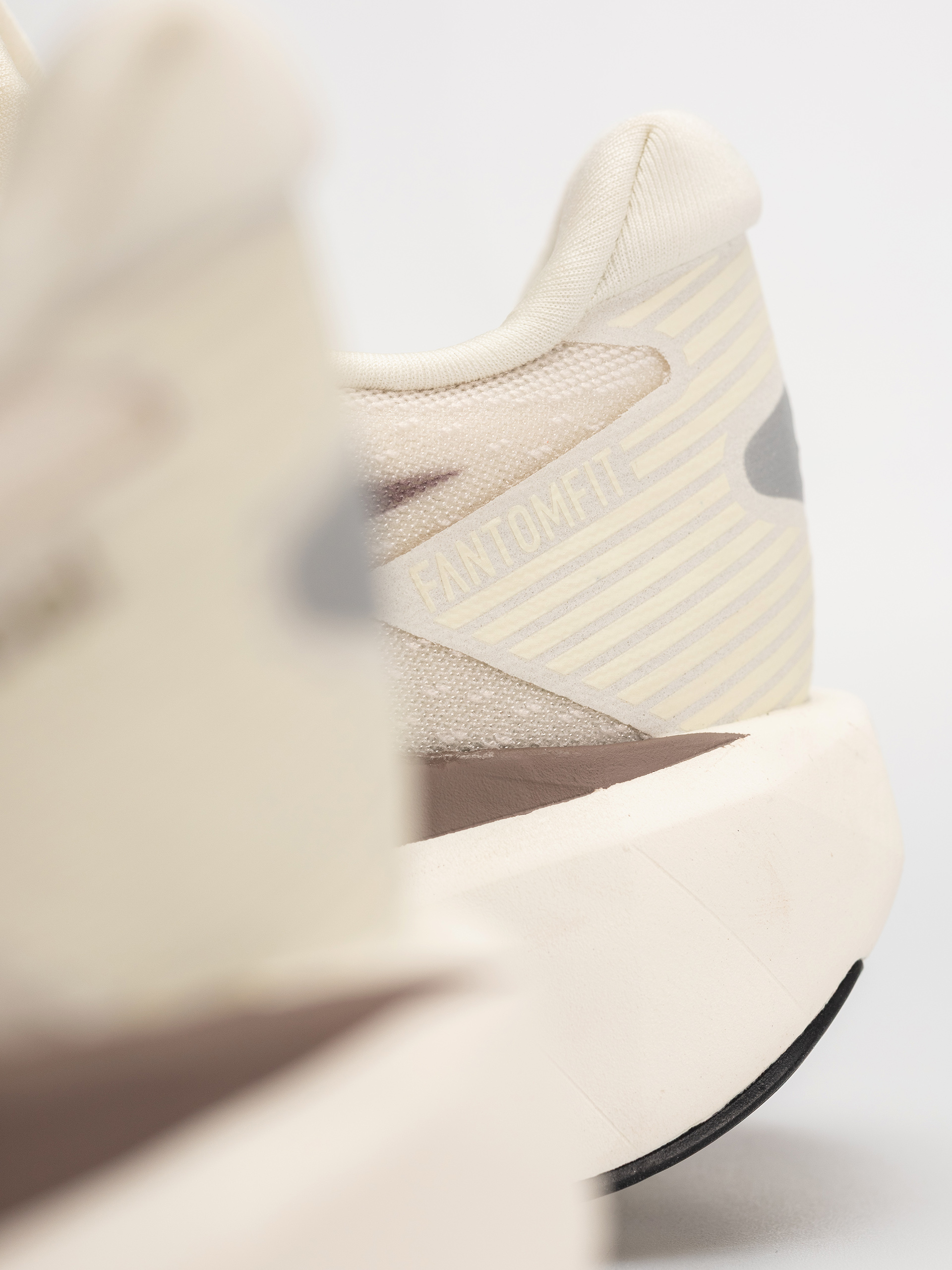 Topánky New Balance Fuelcell Rebel V5 (angora)