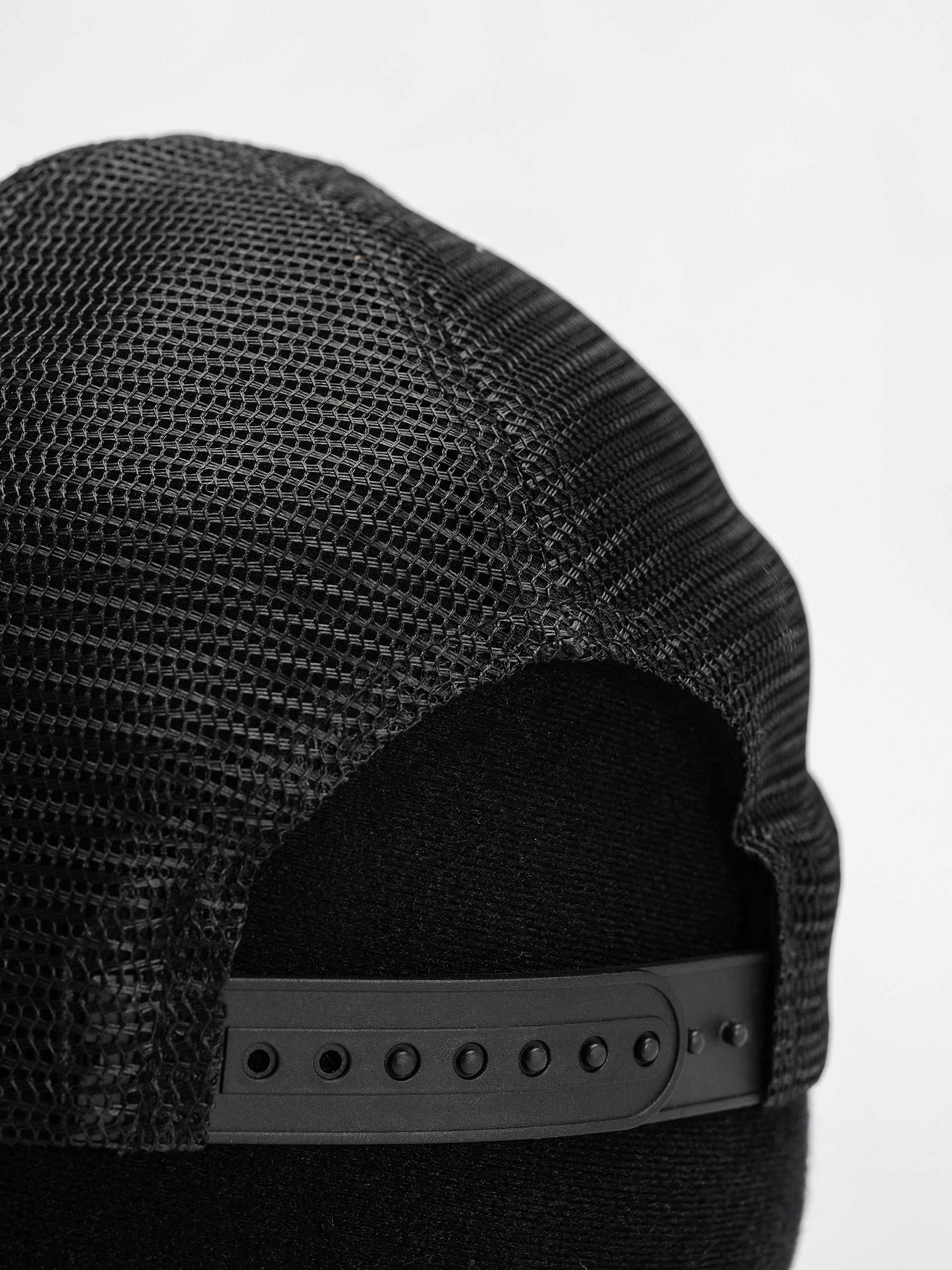 Šiltovka Carhartt WIP Heart Patch Trucker (black)