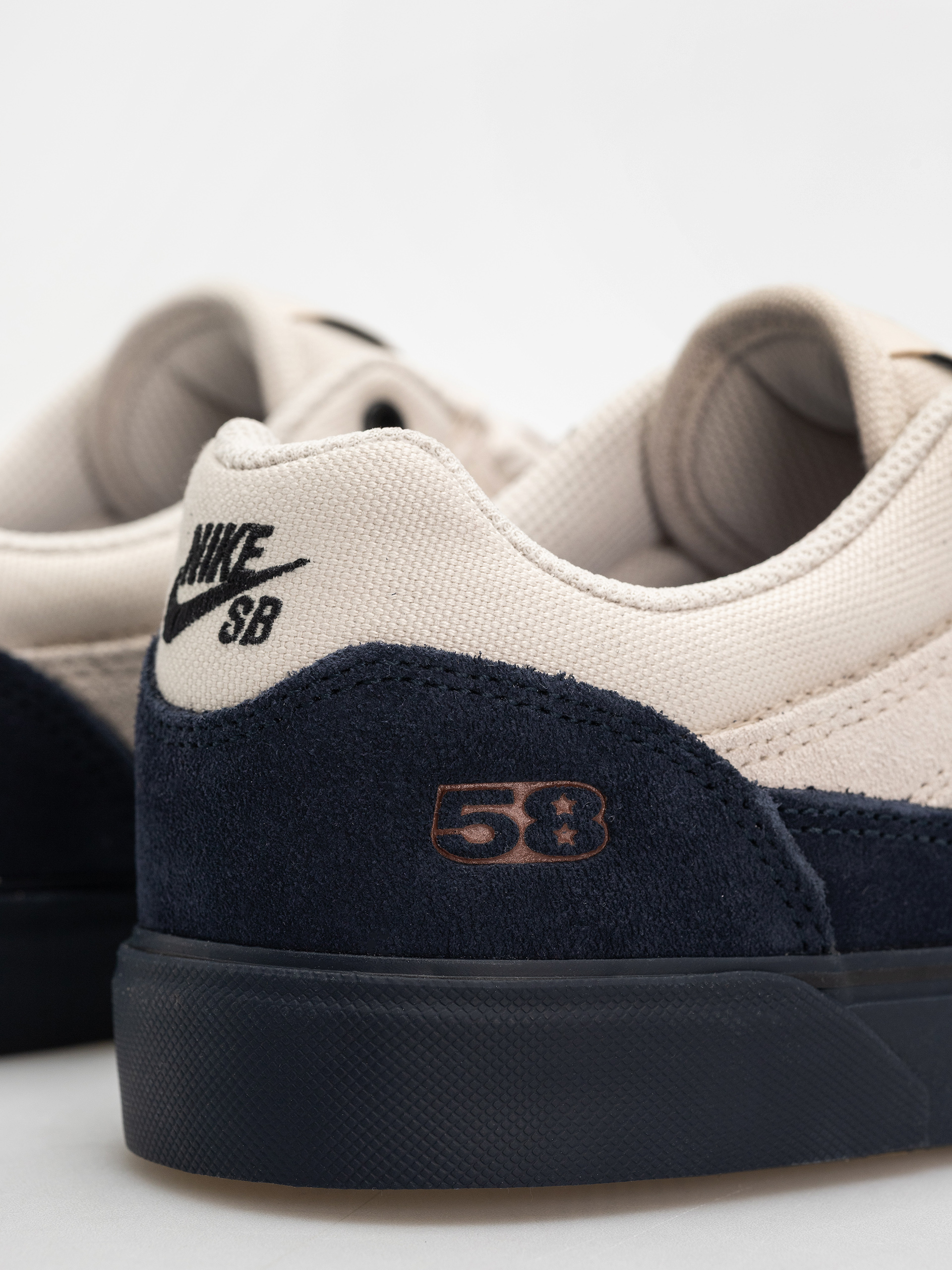 Topánky Nike SB Malor Te (lt khaki/black lt orewood brn)