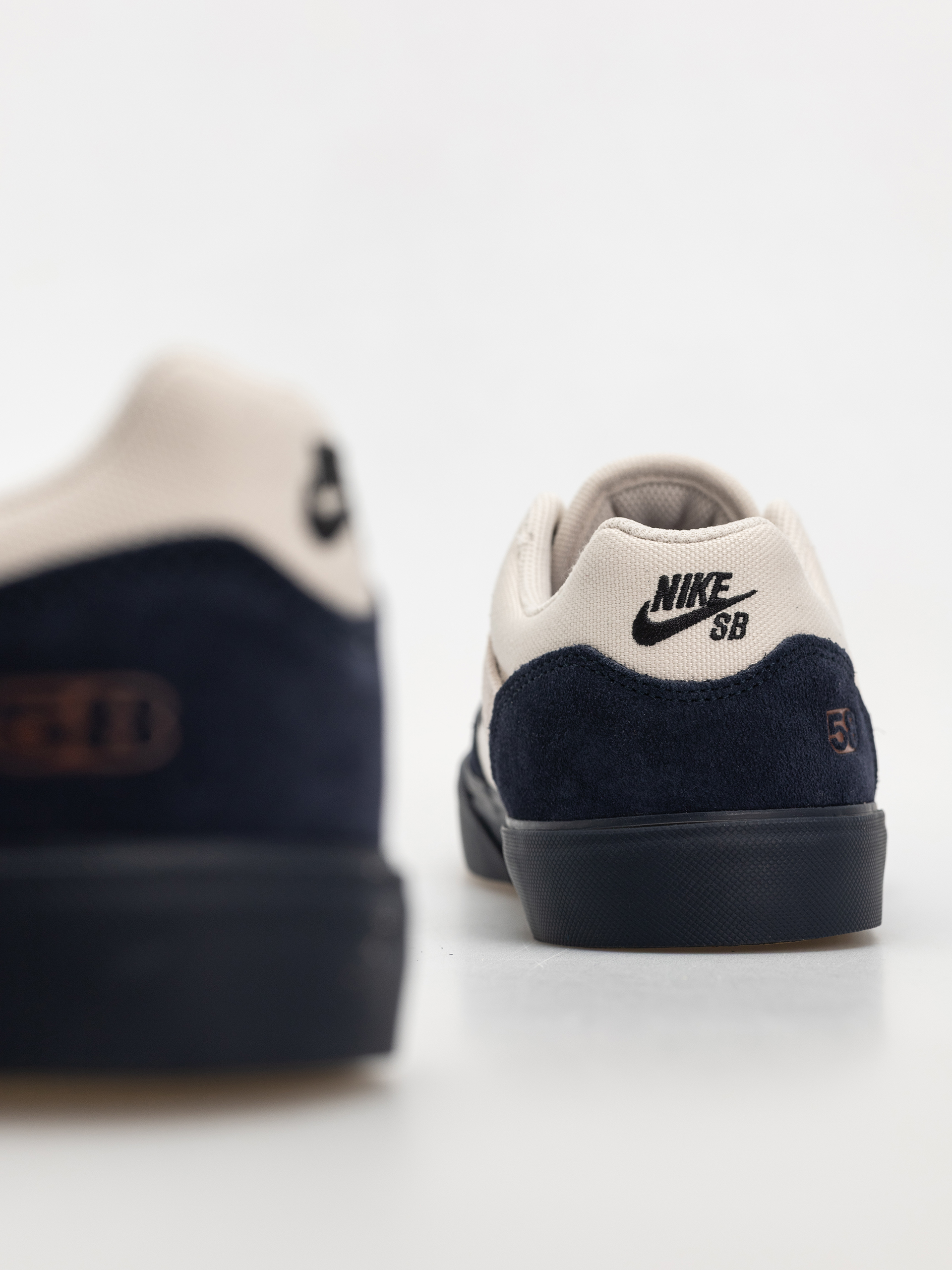 Topánky Nike SB Malor Te (lt khaki/black lt orewood brn)