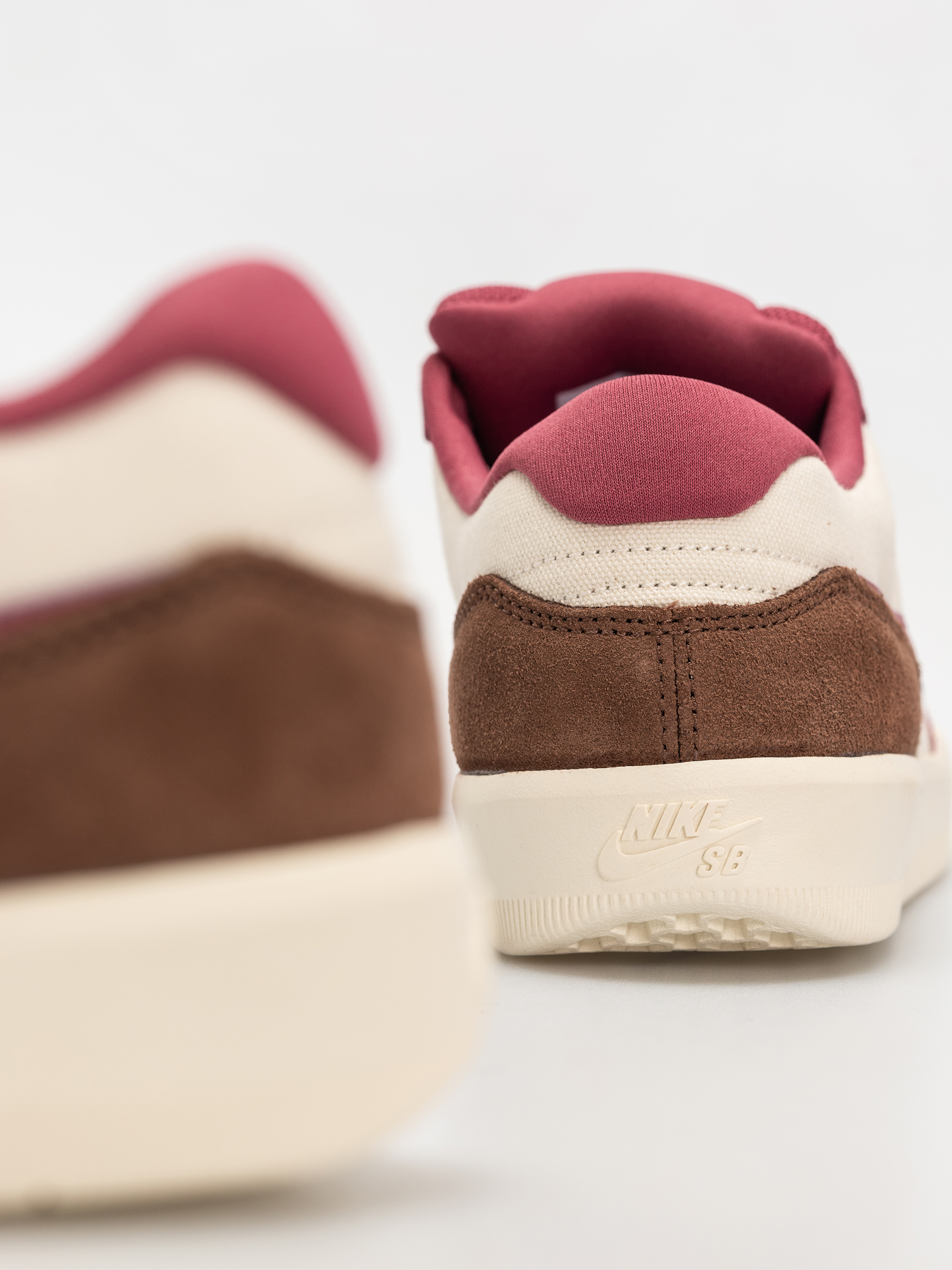 Topánky Nike SB Force 58 (pale ivory/sweet beet fauna brown)