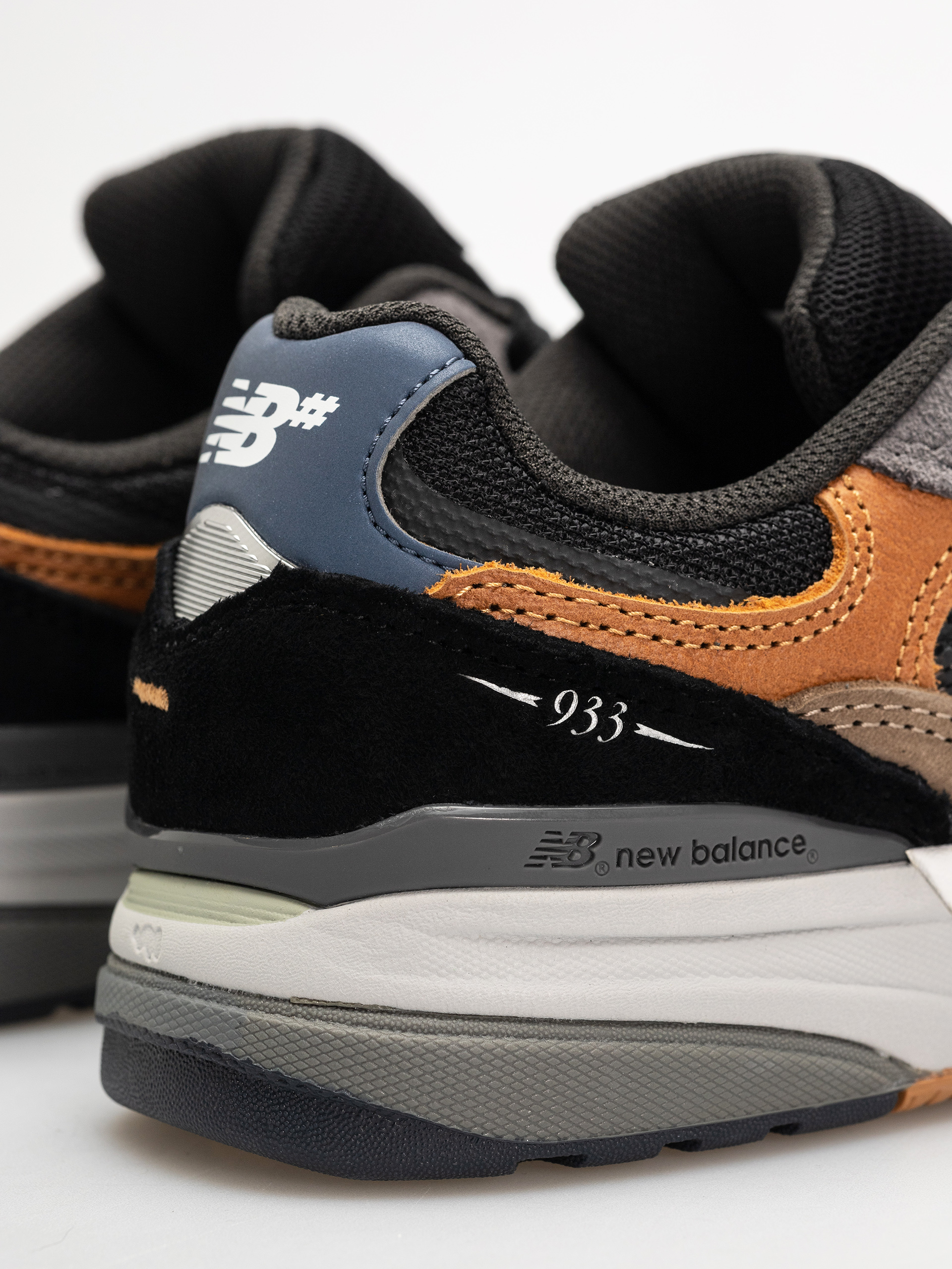 Topánky New Balance 933 (grey brown chestnut)