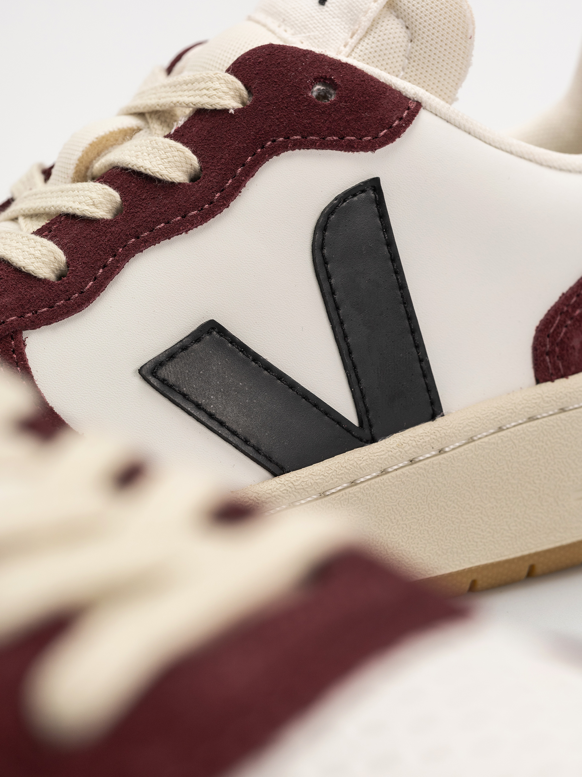 Topánky Veja V-10 Wmn (white black amarante)