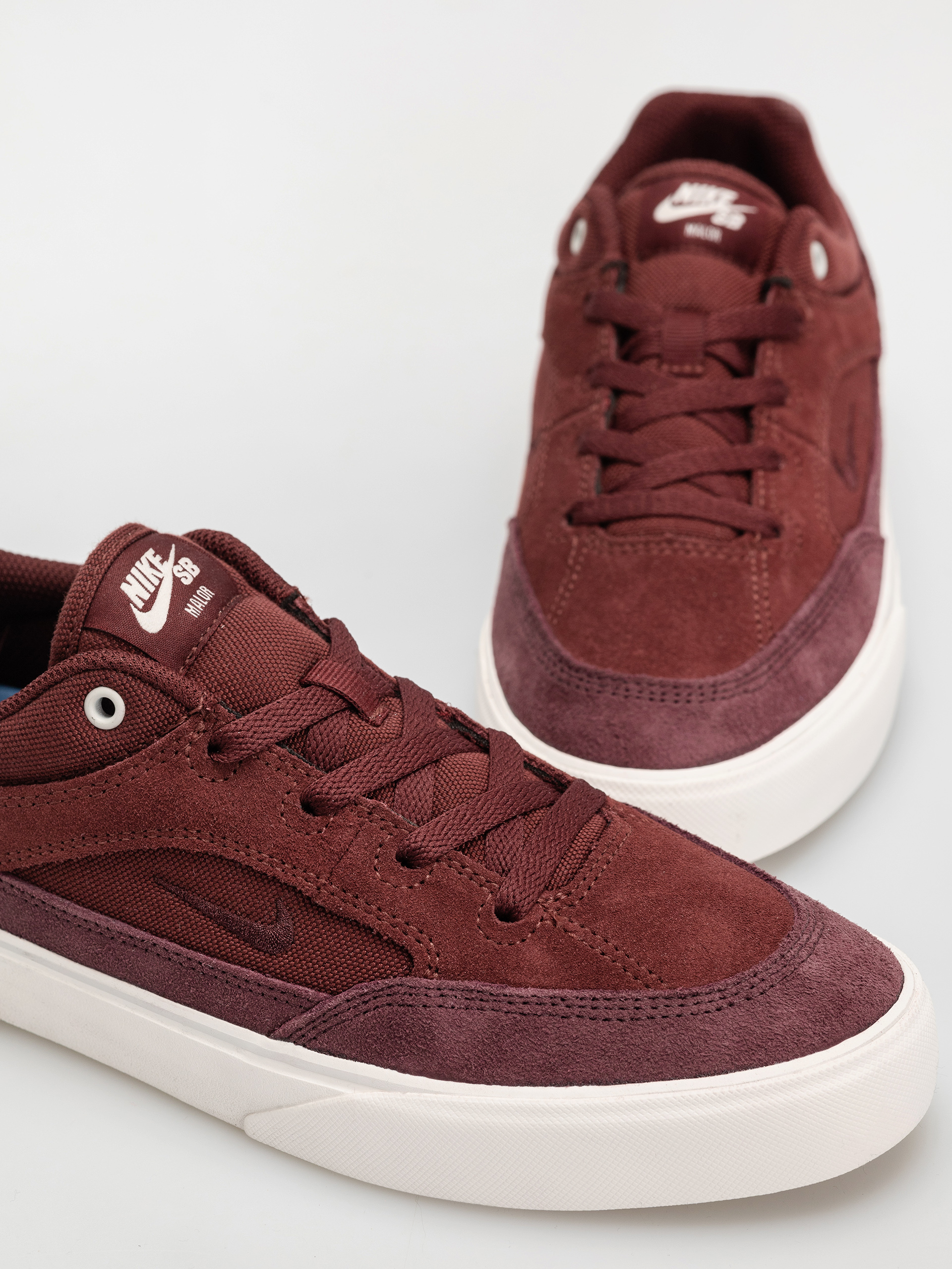 Topánky Nike SB Malor (dark team red/burgundy crush)