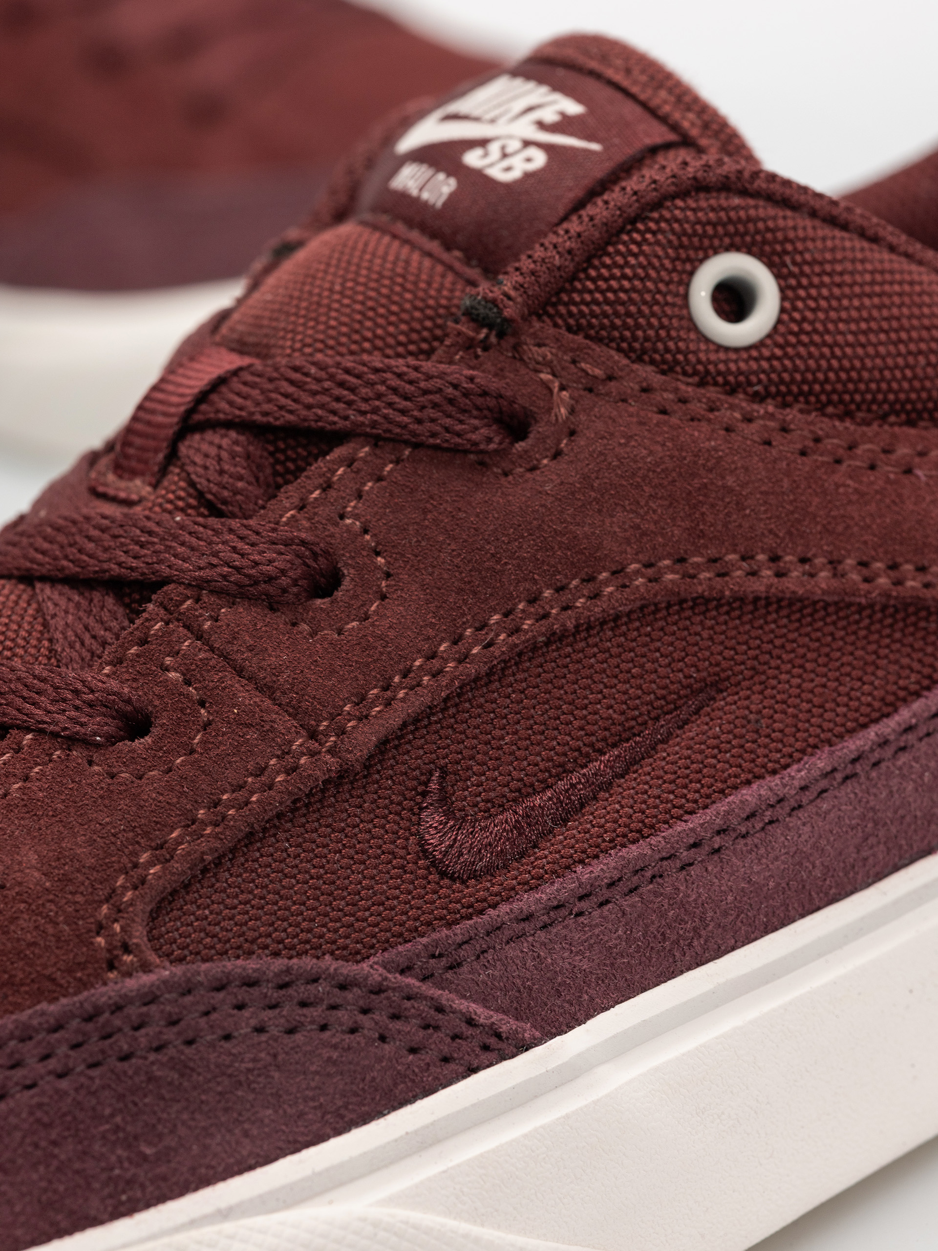 Topánky Nike SB Malor (dark team red/burgundy crush)