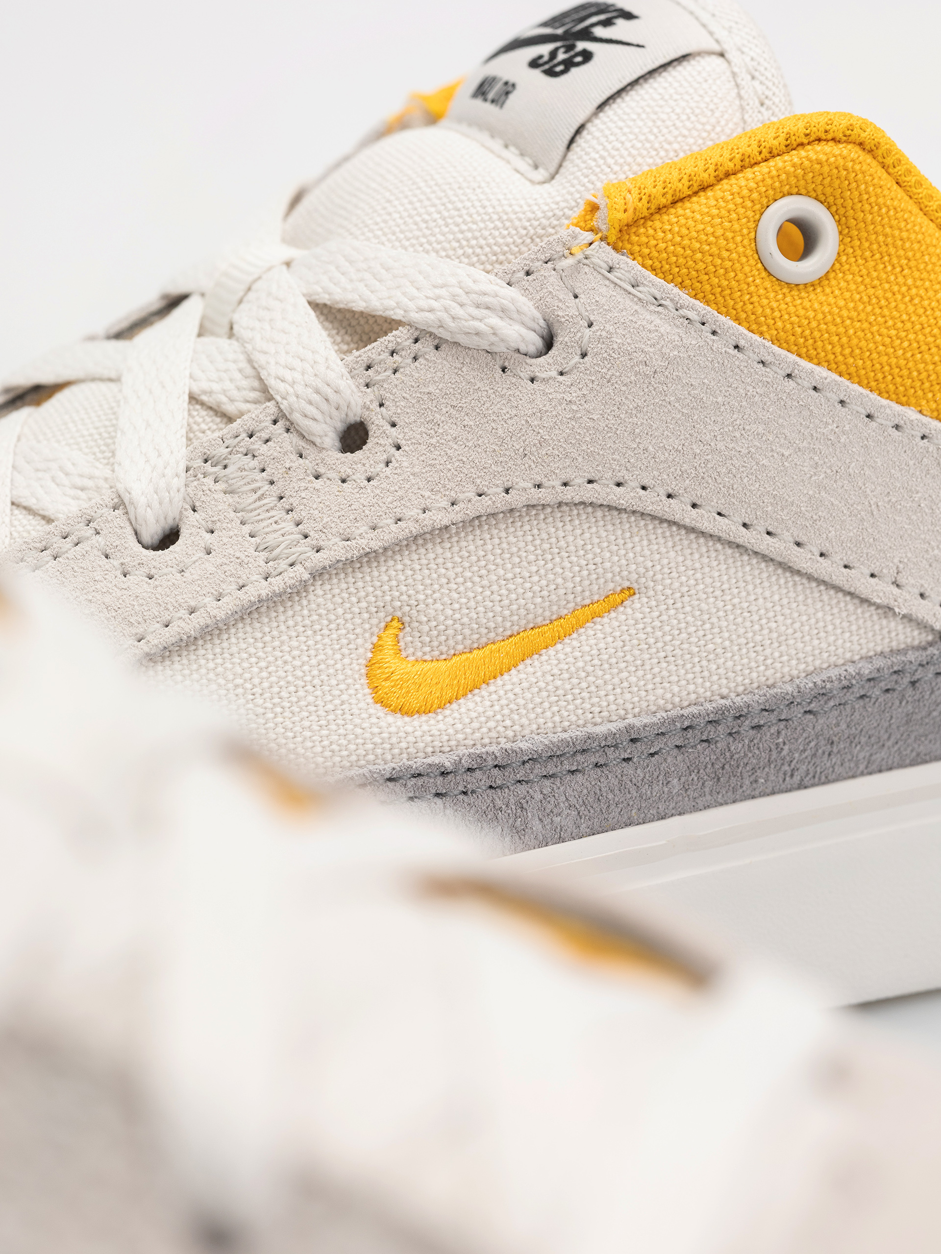 Topánky Nike SB Malor JR (platinum tint/university gold wolf grey)
