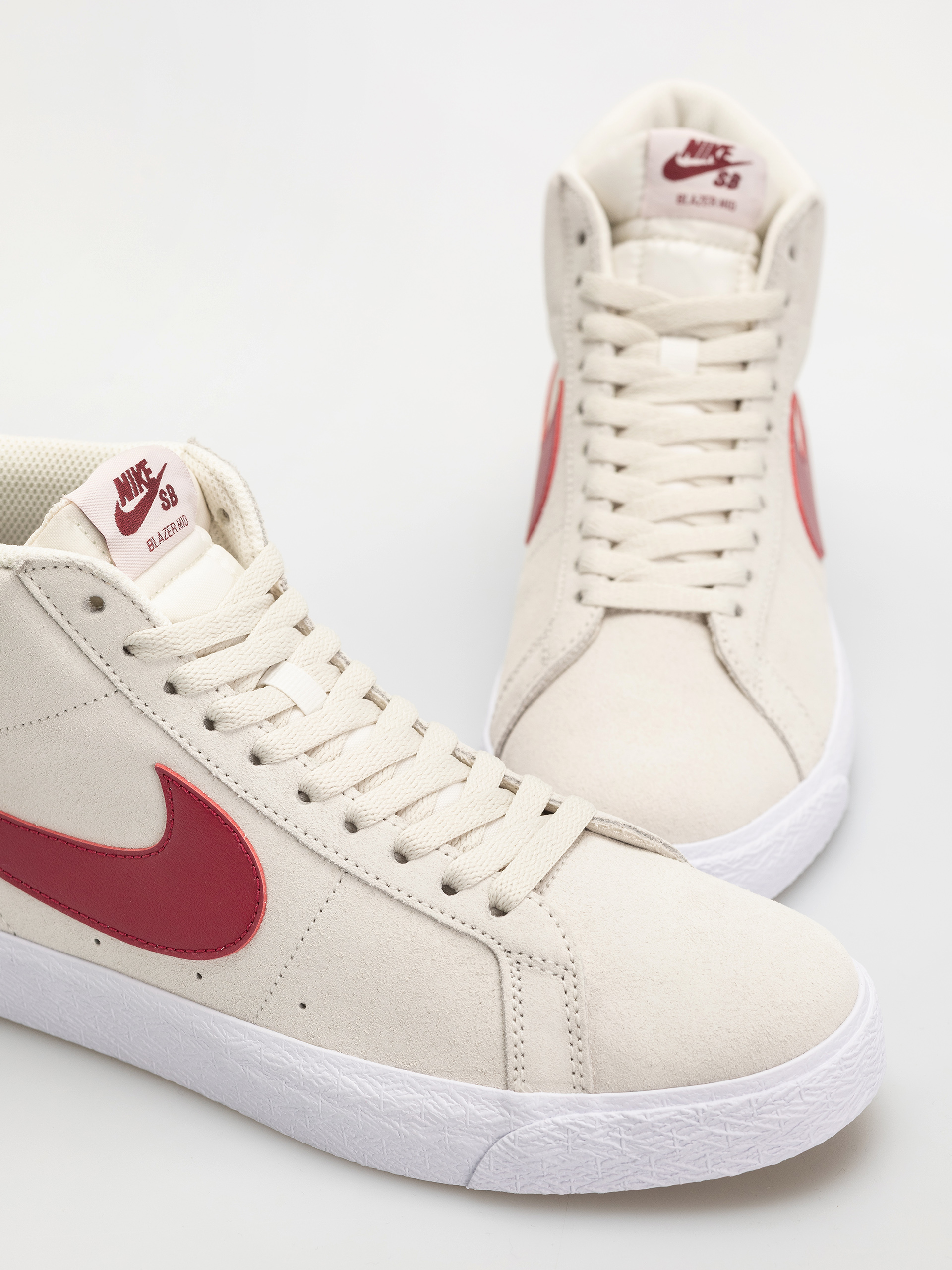 Topánky Nike SB Zoom Blazer Mid (pale ivory/noble red silt red white)