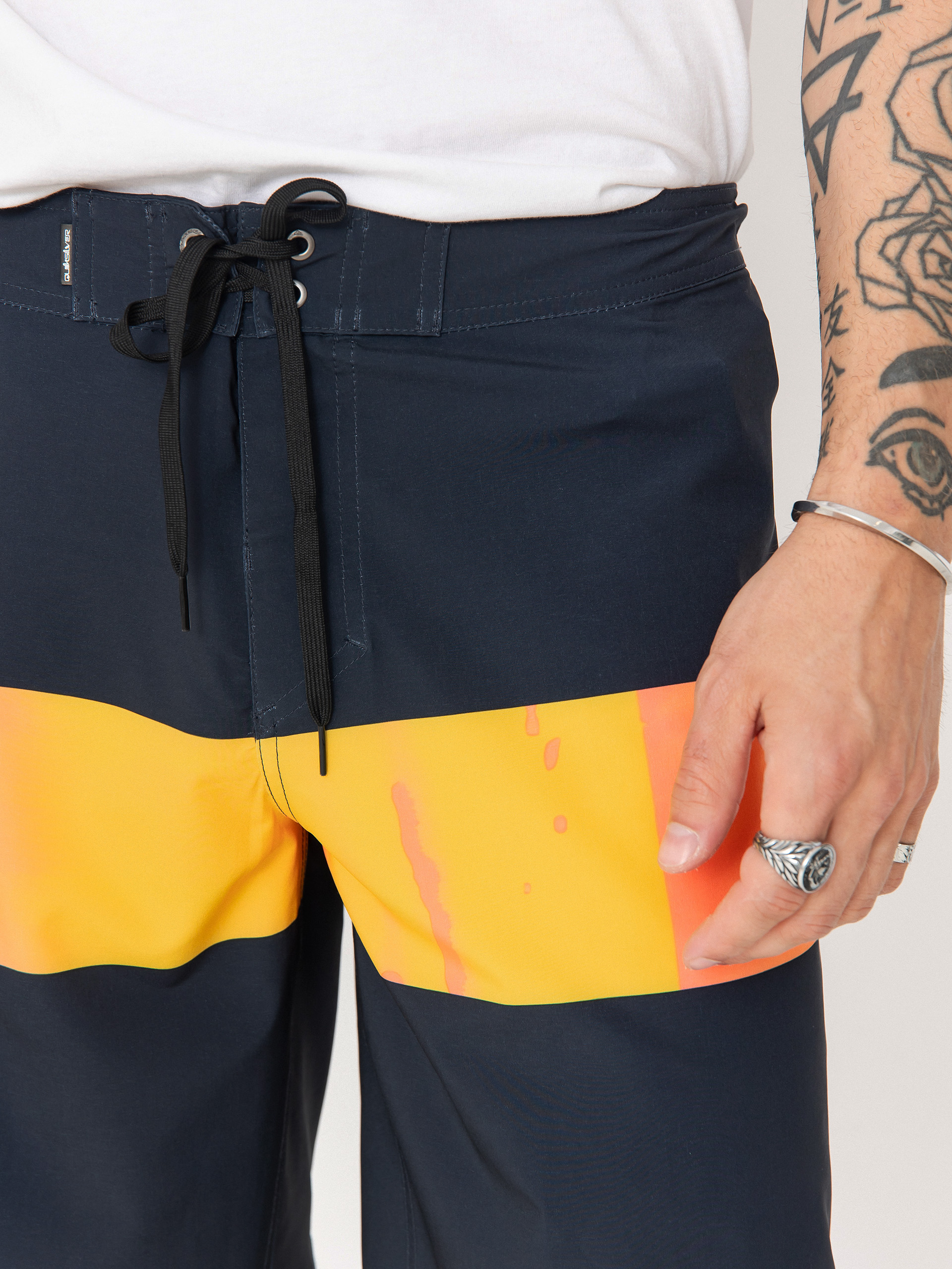 Plážové kraťasy Quiksilver Surfsilk 20 (fiery coral bloomfade)