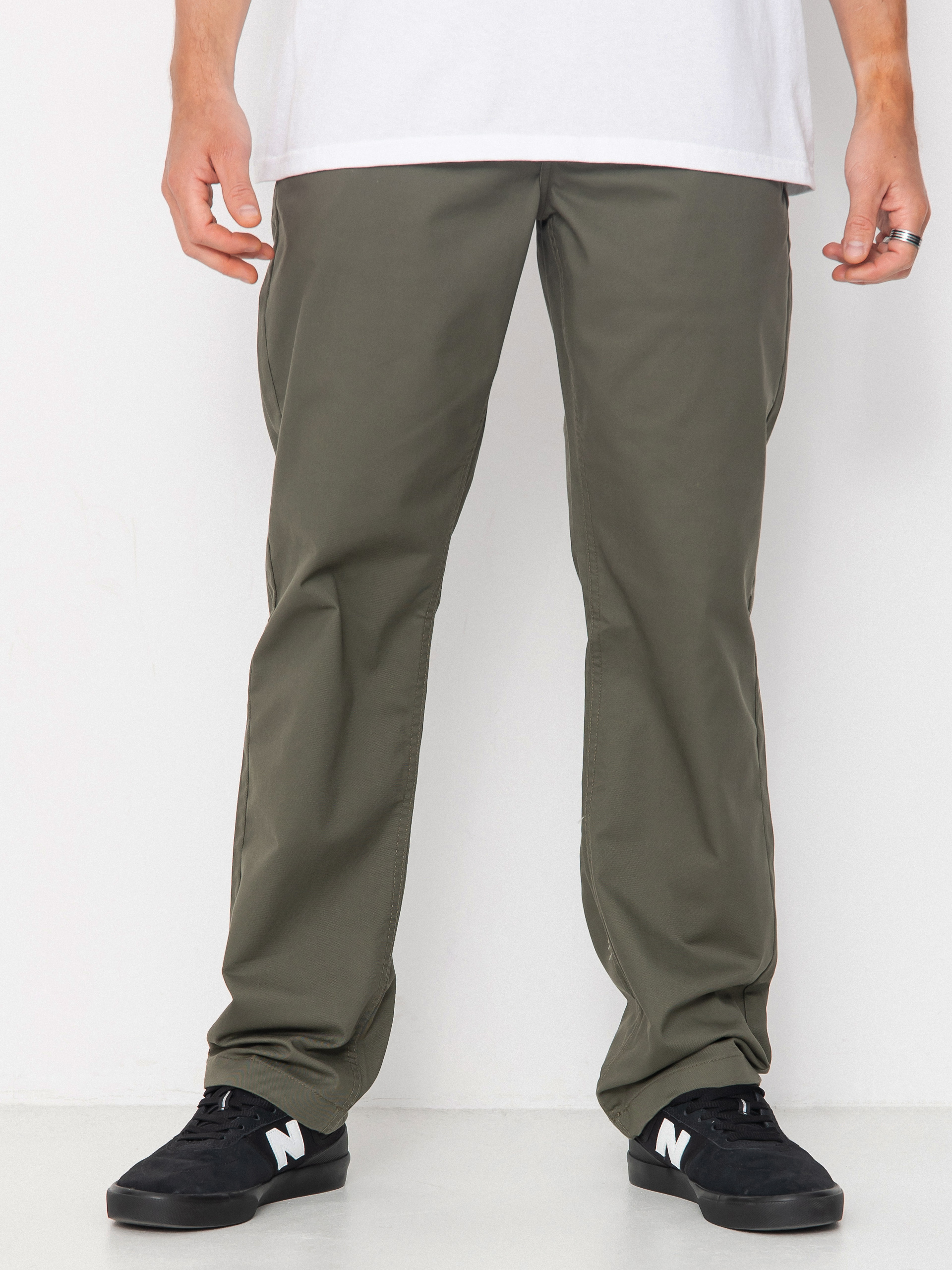 Nohavice Vans Authentic Chino Relaxed (grape leaf)