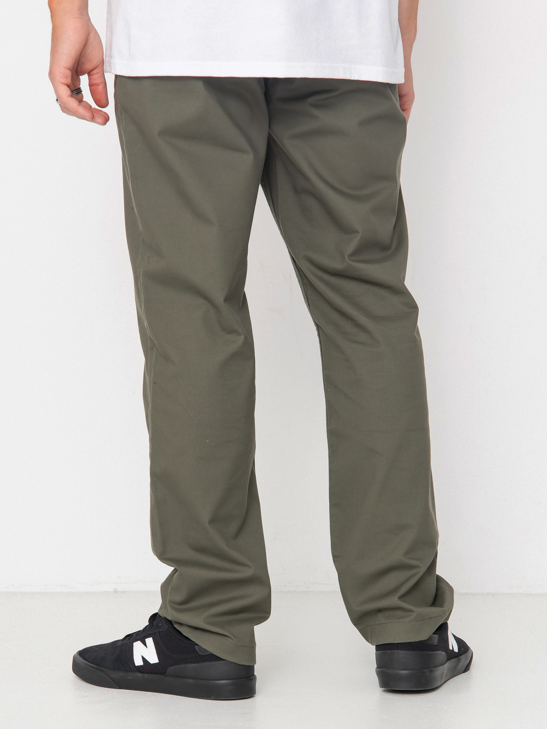 Nohavice Vans Authentic Chino Relaxed (grape leaf)