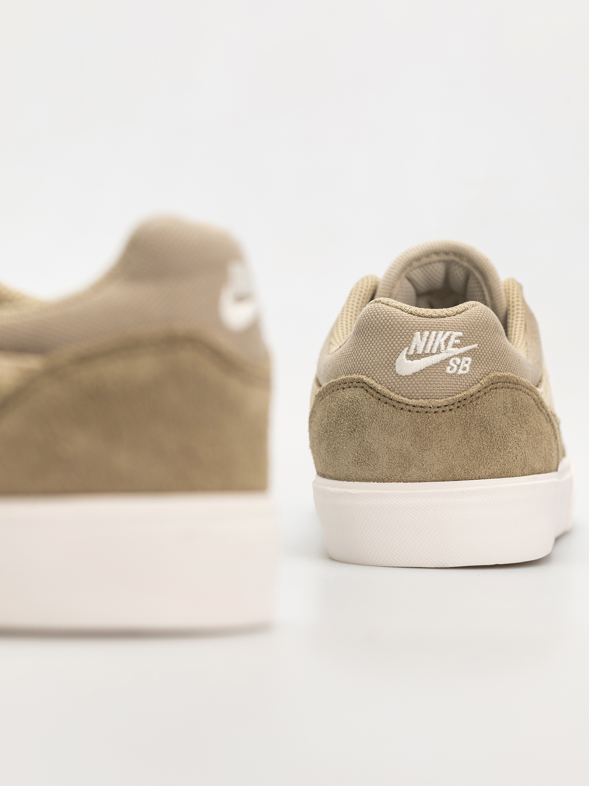 Topánky Nike SB Malor (lt khaki/pale ivory neutral olive)