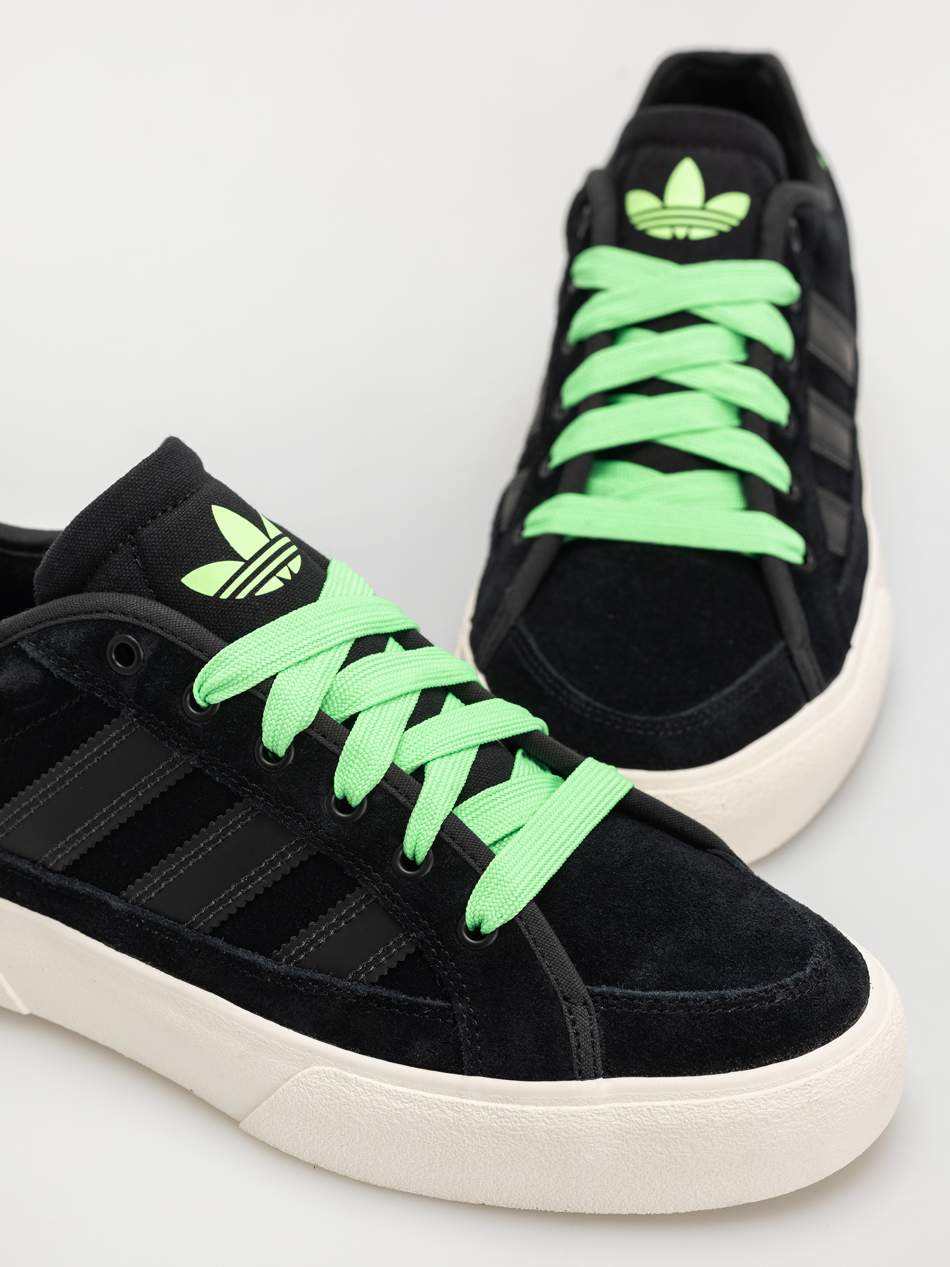 Topánky adidas Court Tns Premiere (cblack/carbon/limbur)