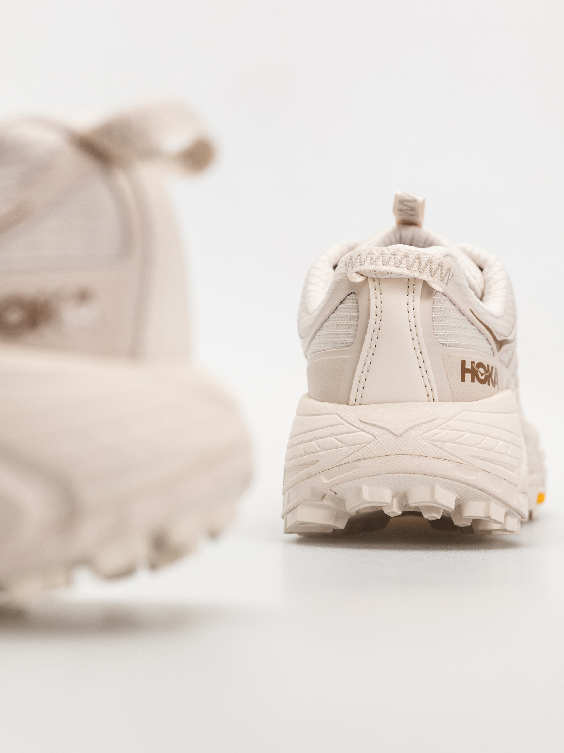 Topánky Hoka Mafate Three 2 Grid (rose cream stucco)