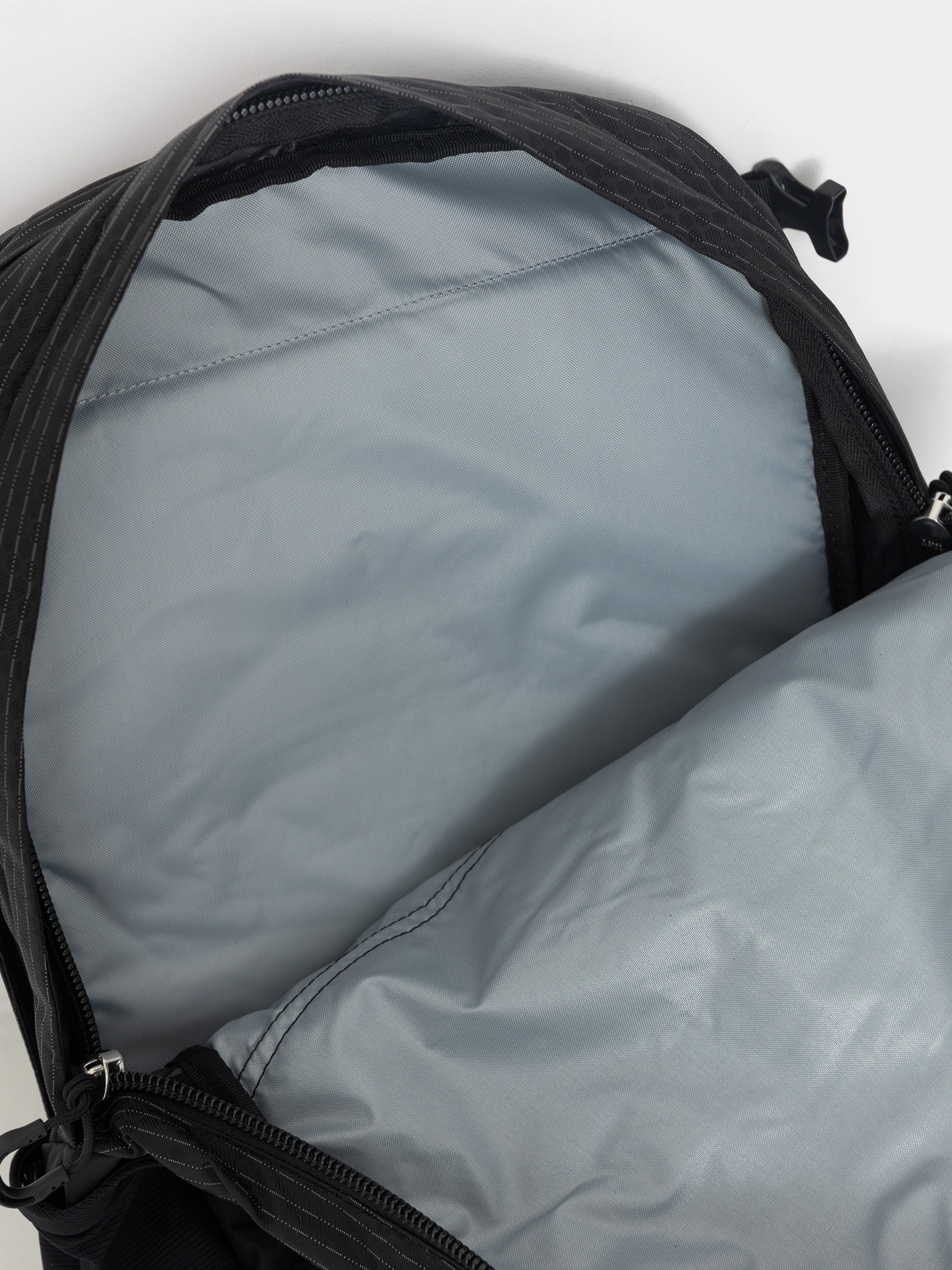 Batoh Osprey Nebula (black)