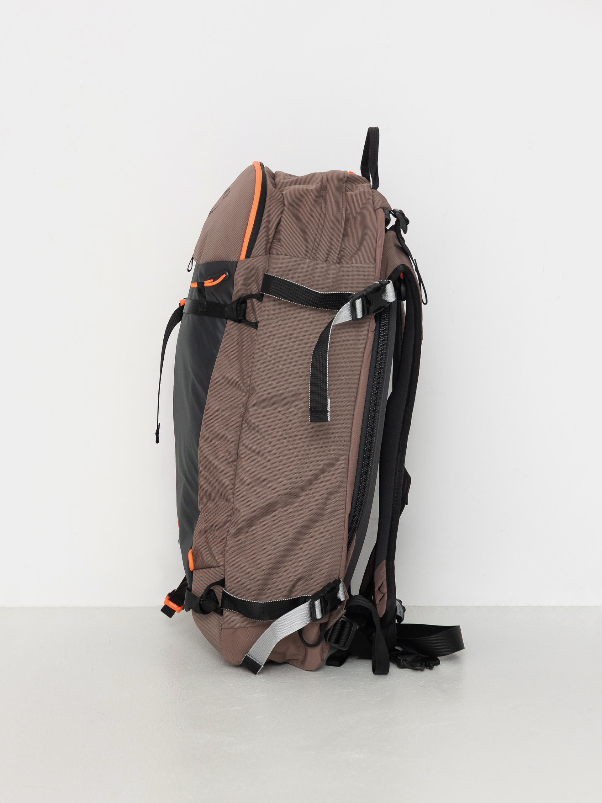 Batoh Osprey Sopris 25 (magma brown/raven black)
