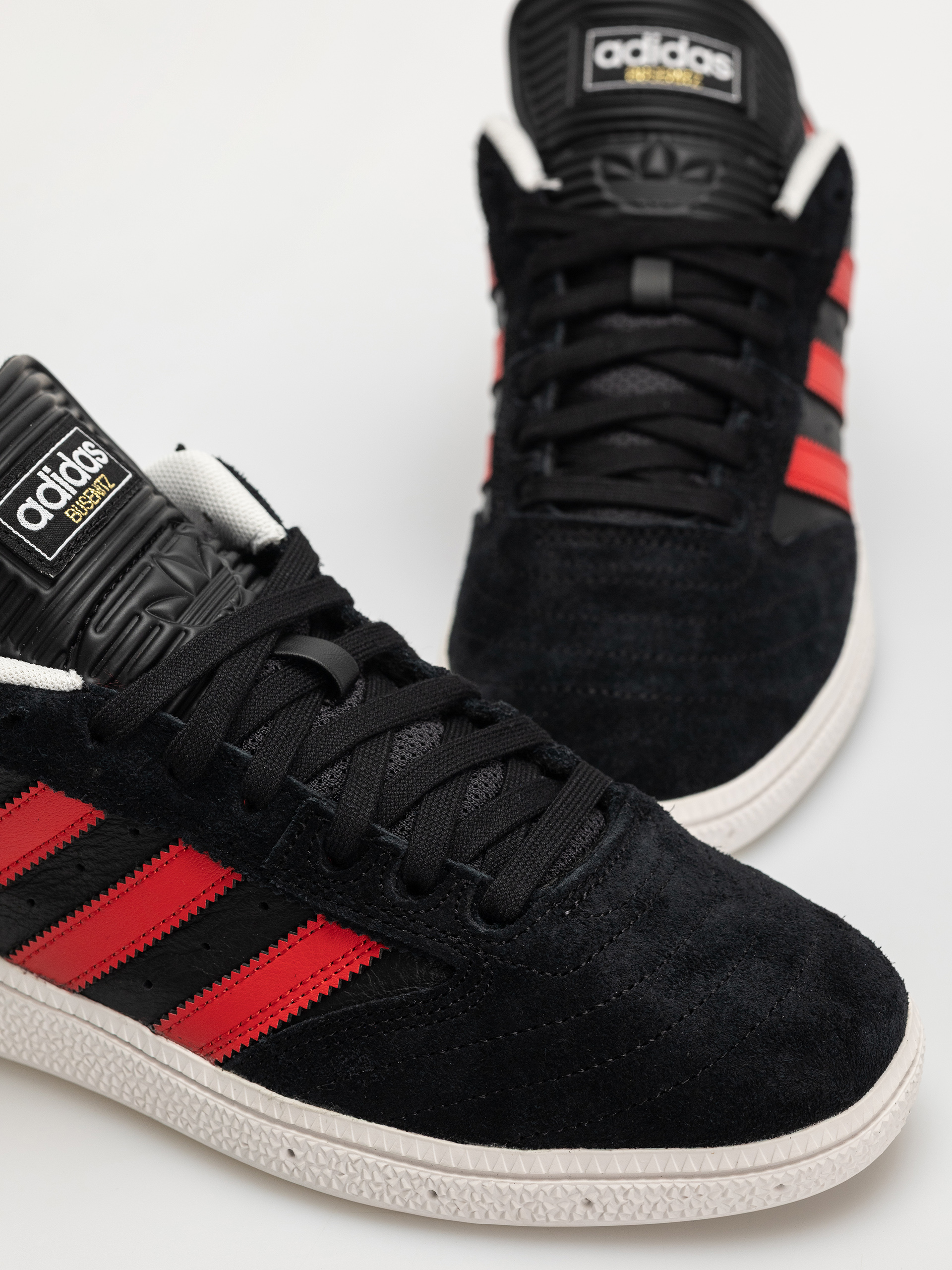 Topánky adidas Busenitz (cblack/betsca/ftwwht)