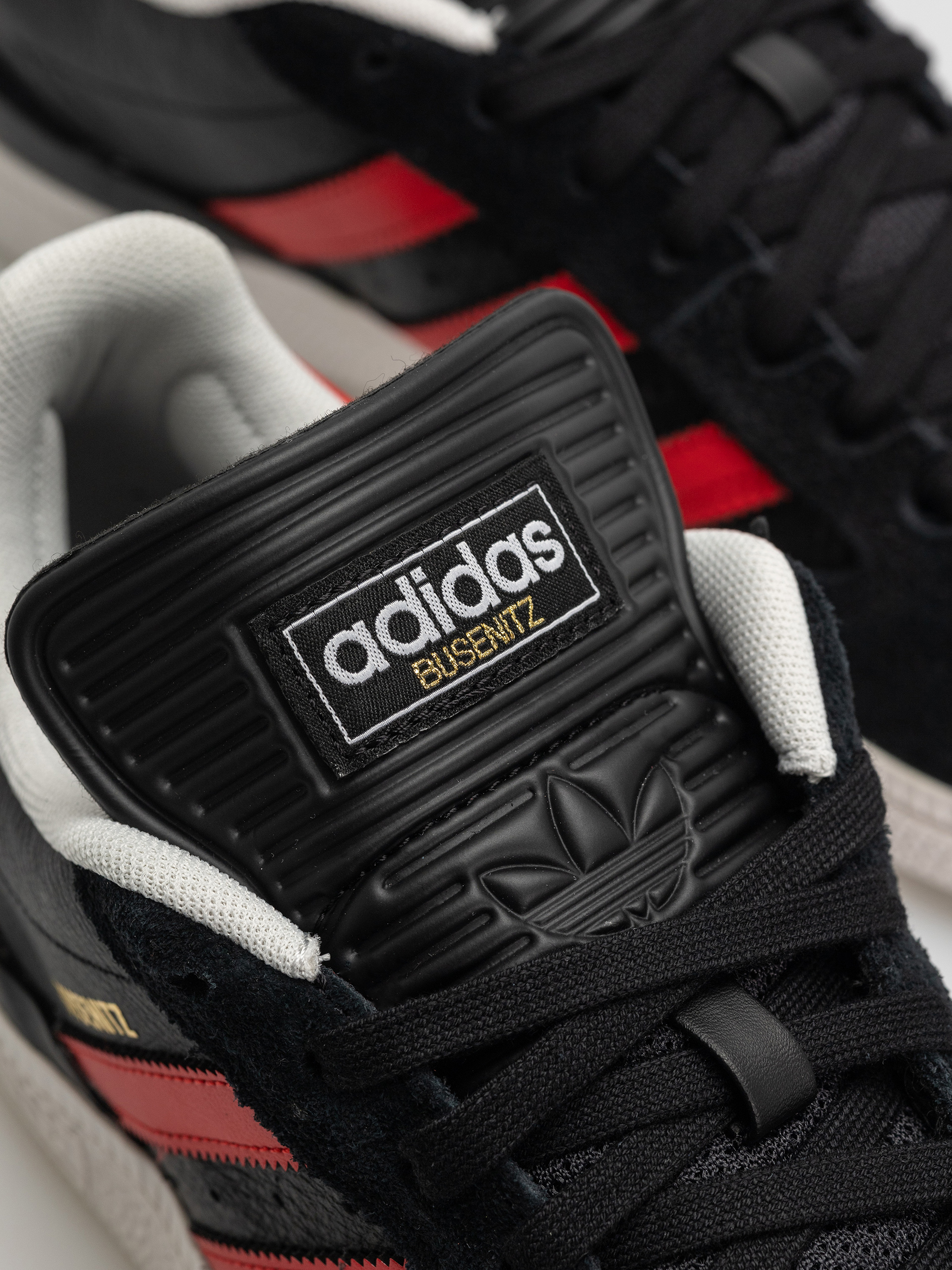 Topánky adidas Busenitz (cblack/betsca/ftwwht)