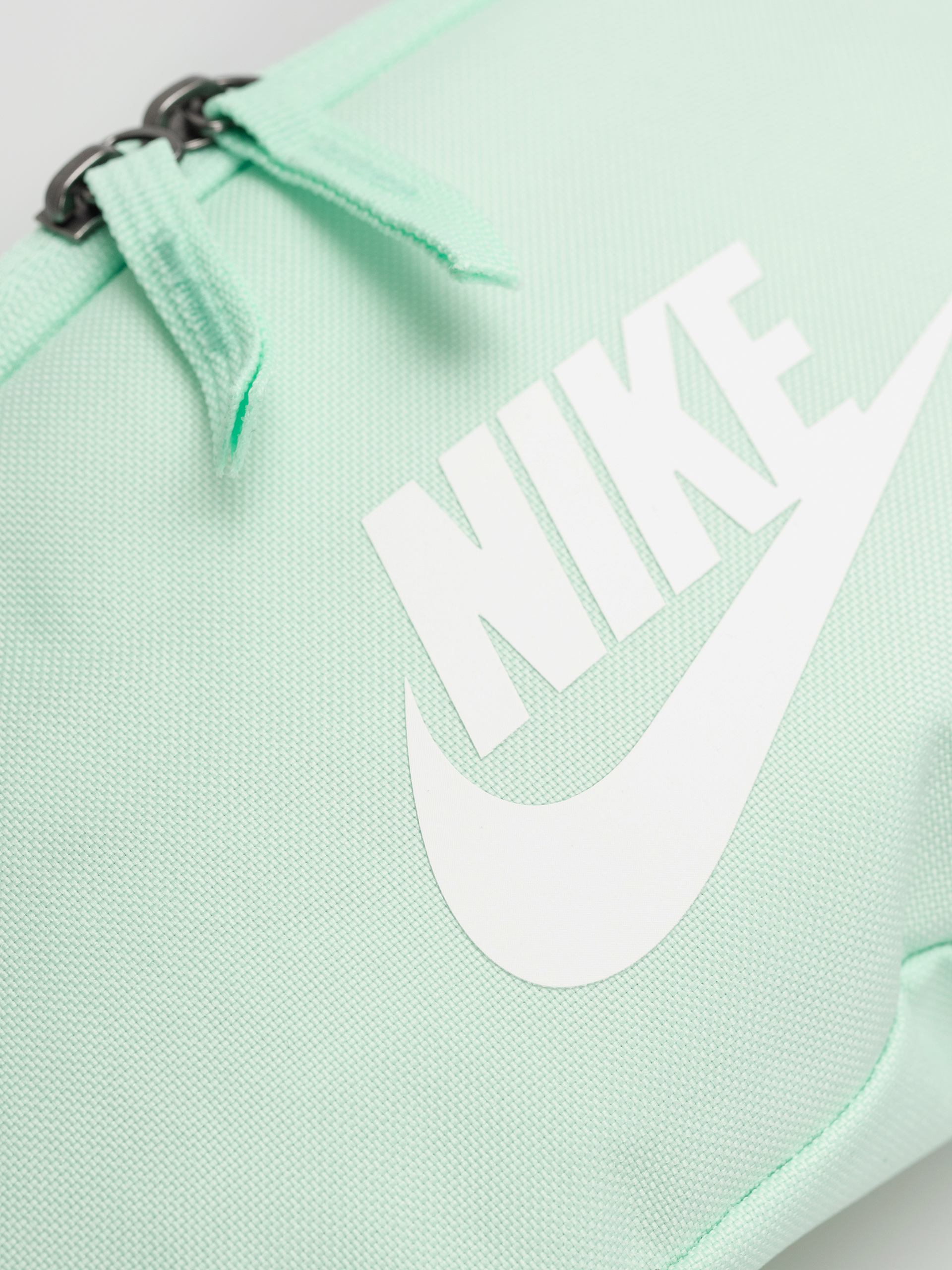 Ľadvinka Nike SB Heritage Waist (mint foam/mint foam/summit white)