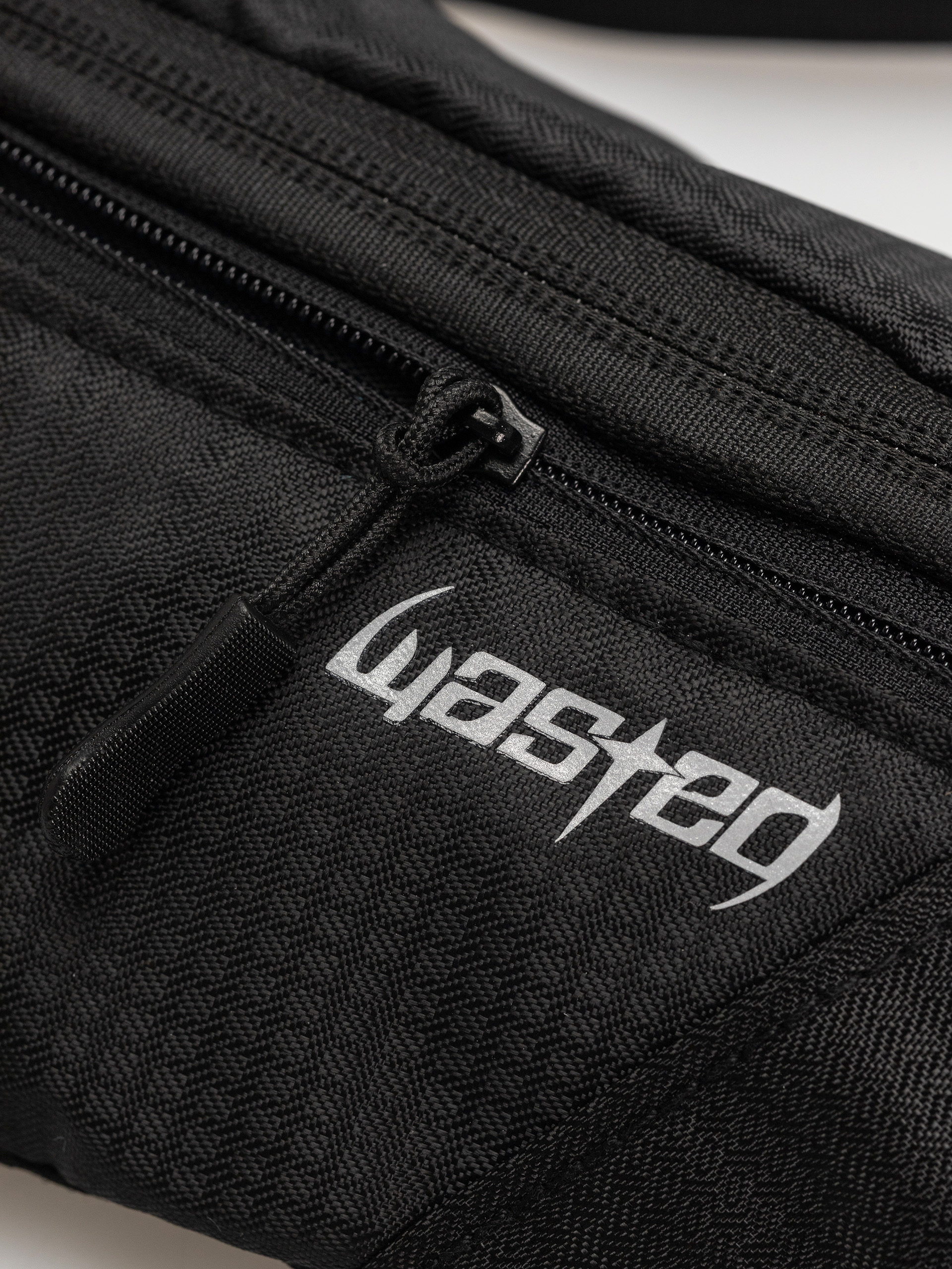 Ľadvinka Wasted Paris Blade Hip Bag (black)