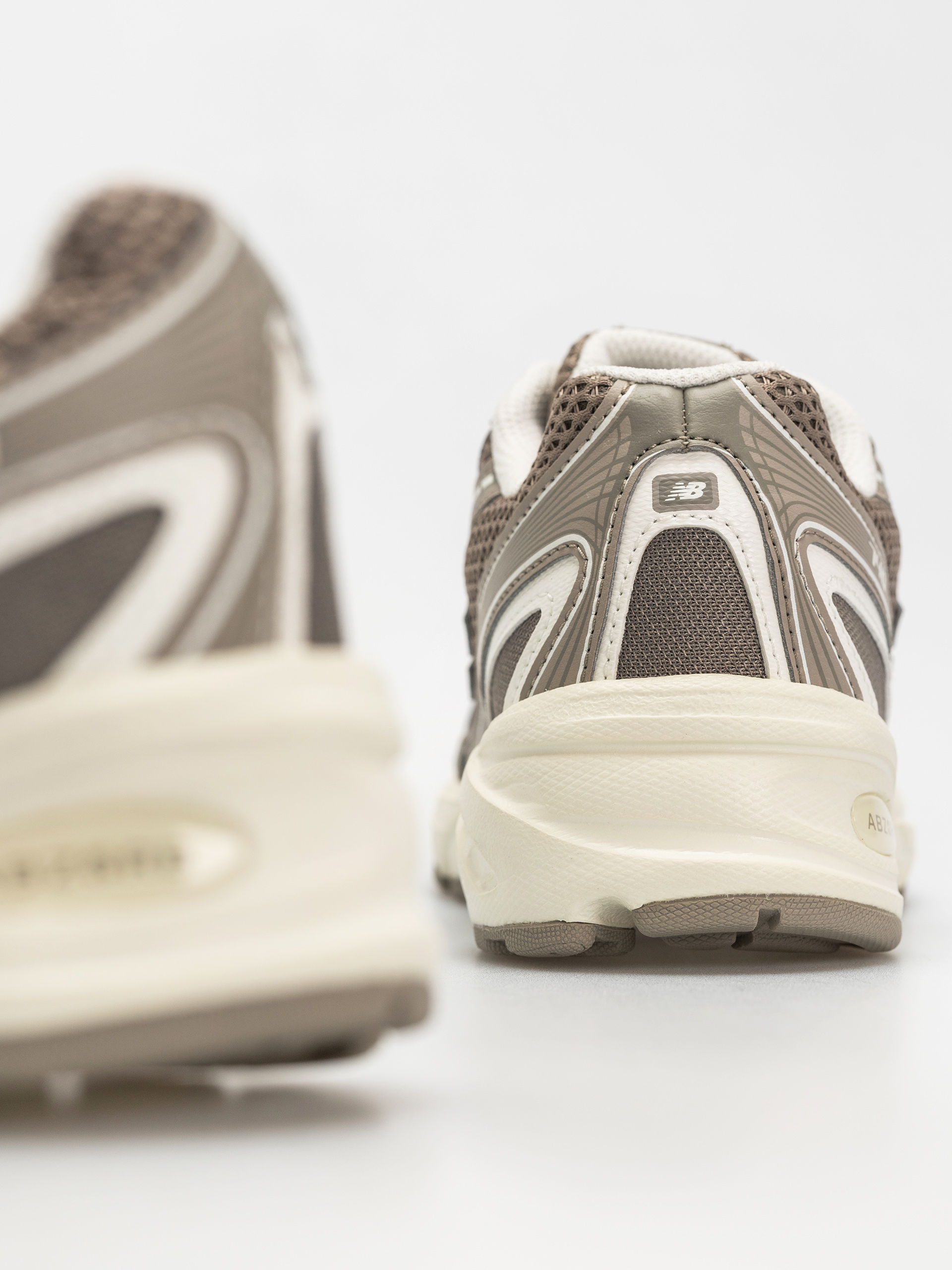 Topánky New Balance 740 JR (arid stone)