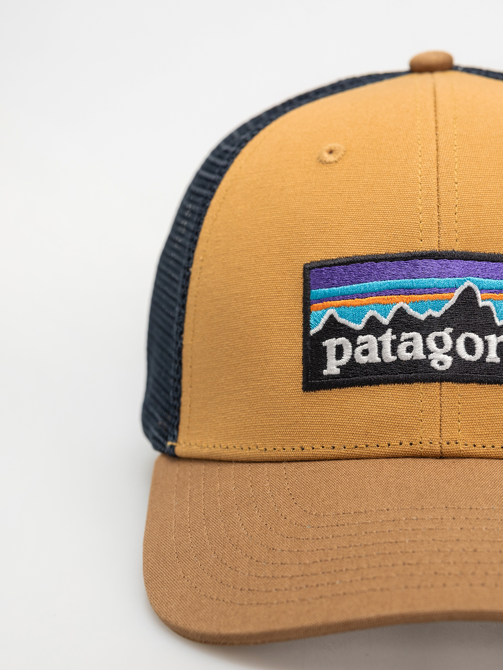 Šiltovka Patagonia P 6 Logo LoPro Trucker (talon gold)