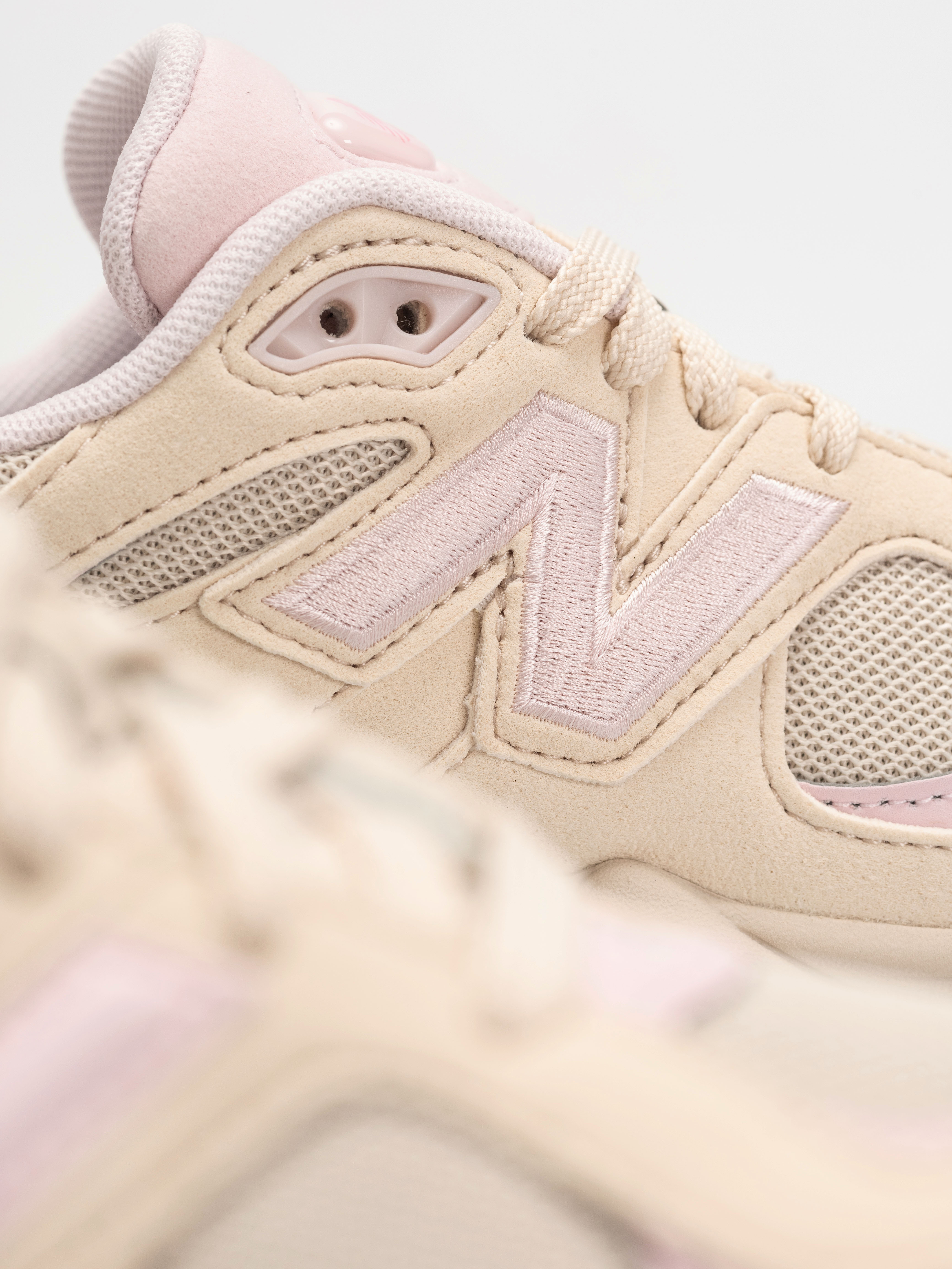 Topánky New Balance 9060 JR (bisque)