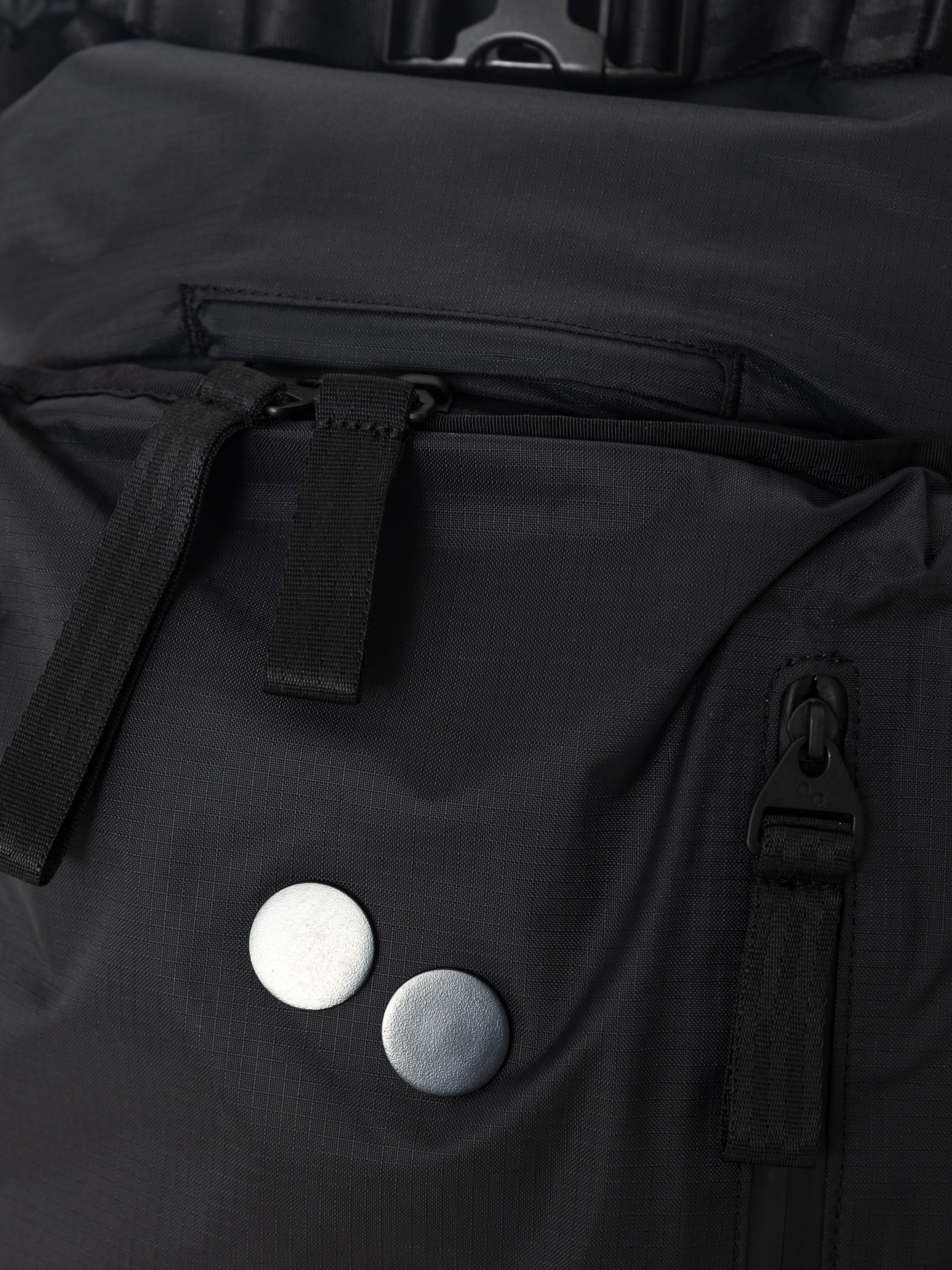 Batoh PinqPonq Komut Medium (pure black)