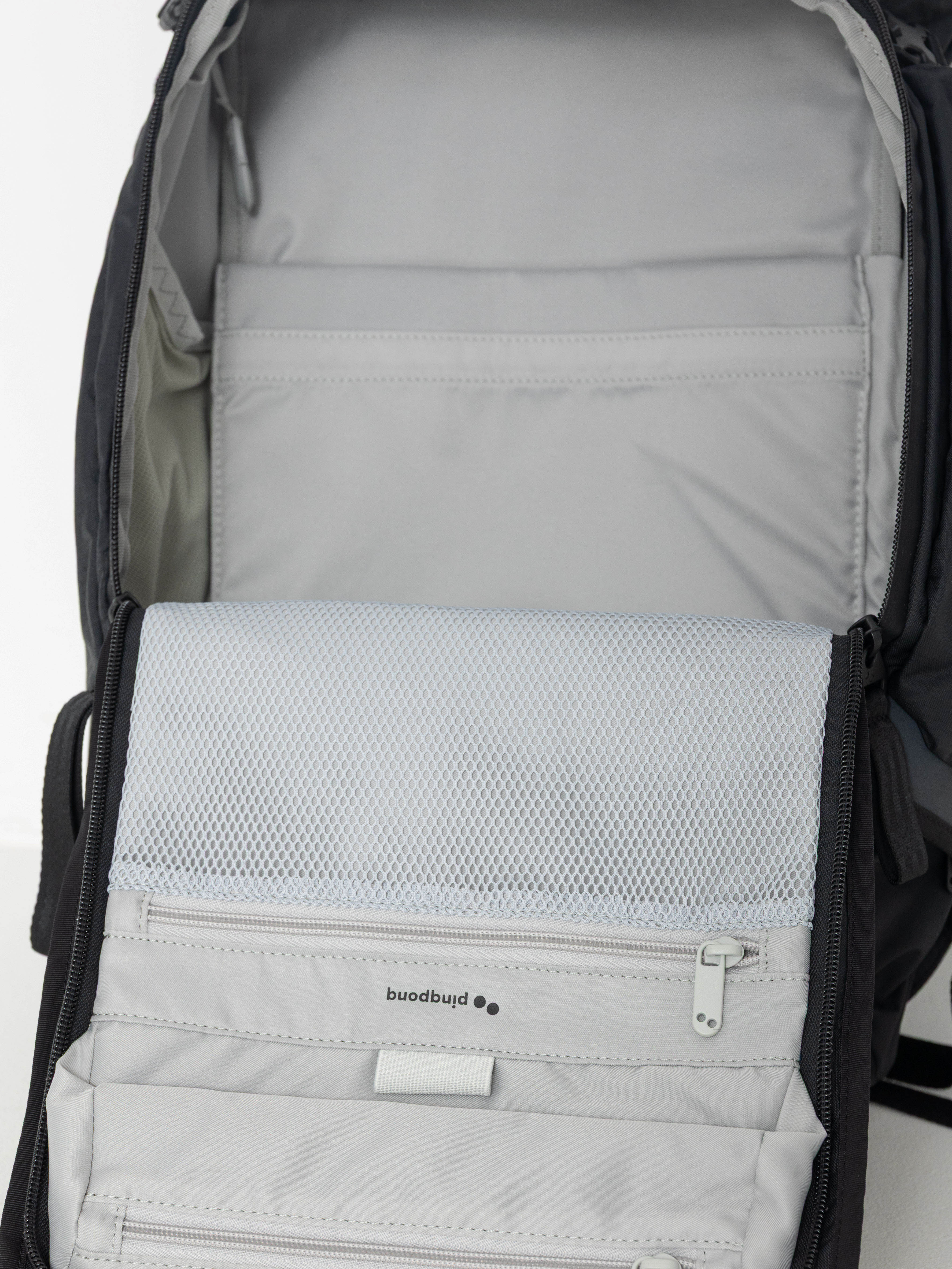 Batoh PinqPonq Komut Medium (pure black)