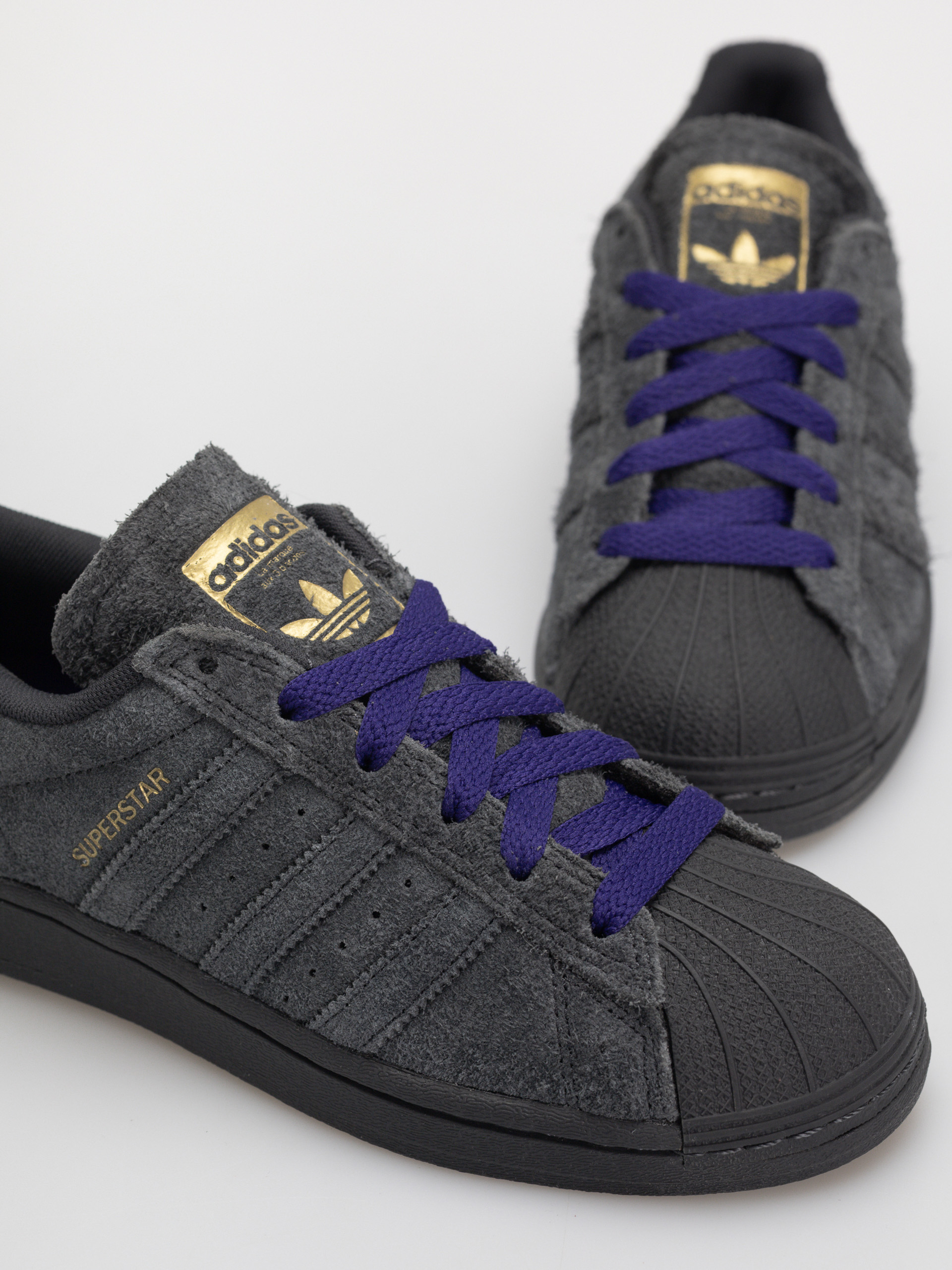 Topánky adidas Superstar Adv (carbon/carbon/cpurpl)