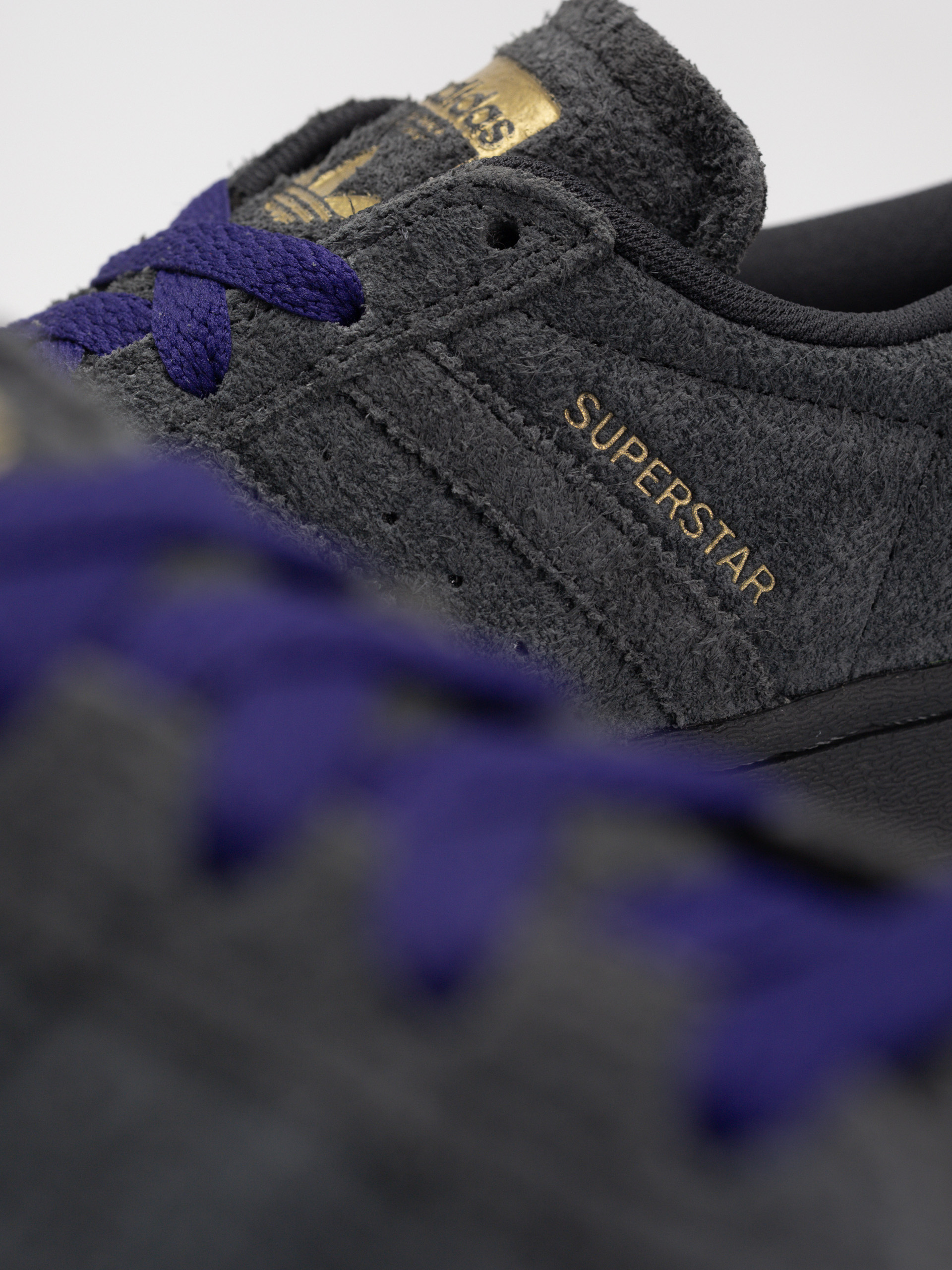 Topánky adidas Superstar Adv (carbon/carbon/cpurpl)