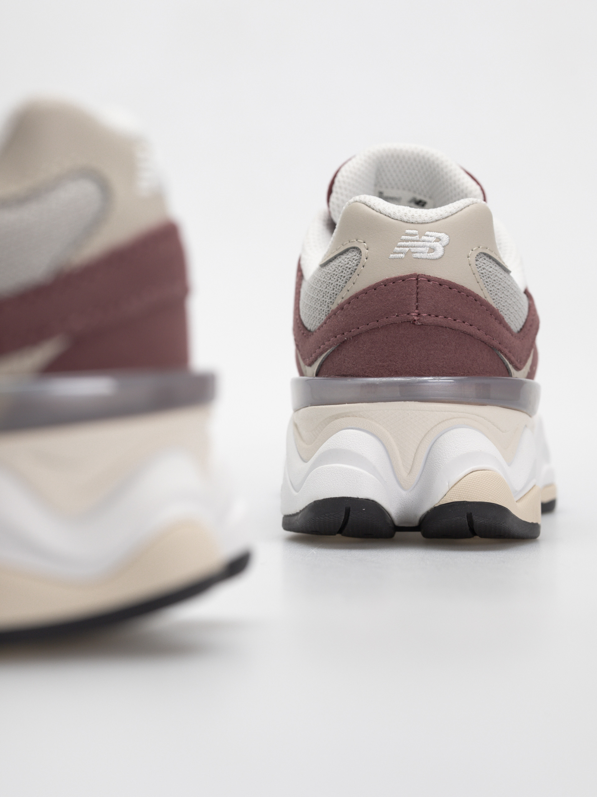 Topánky New Balance 9060 JR (washed burgundy)