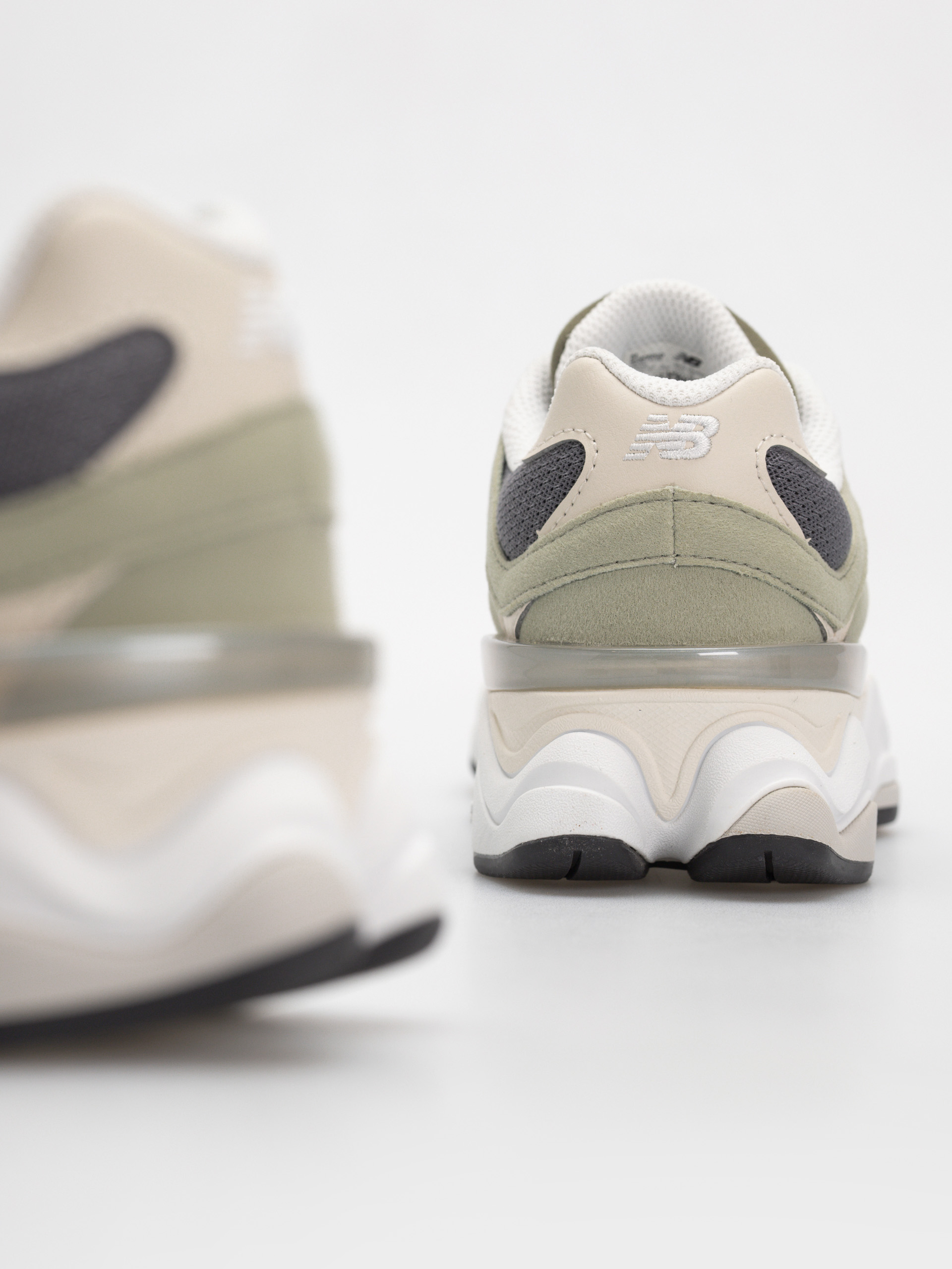 Topánky New Balance 9060 JR (garter snake)